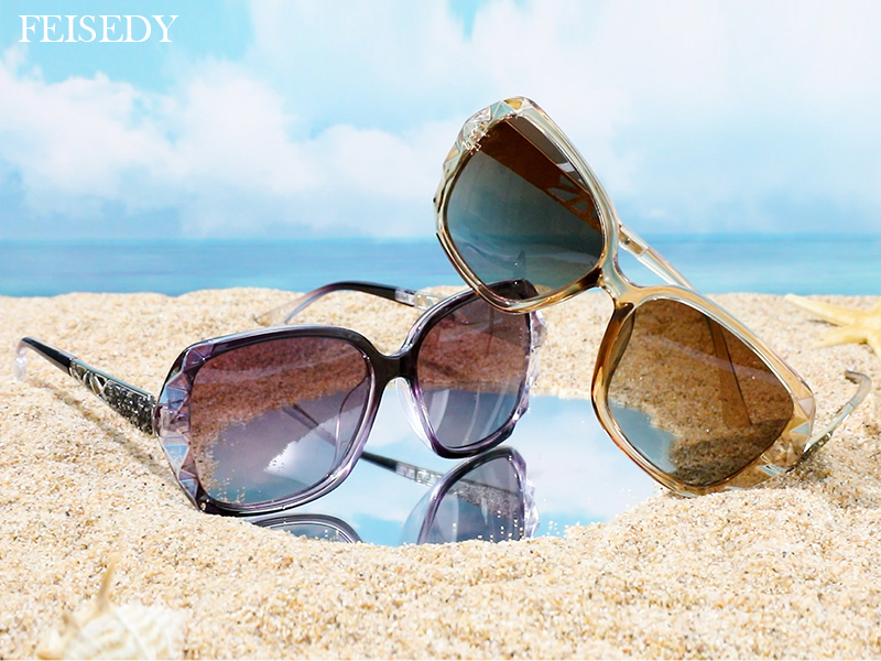 Amazon.com: FEISEDY Polarized Women Square Sunglasses  display picture 1