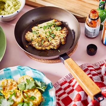 Alva Forest 9.5 Carbon Steel Frying Pan with Acacia Wood Handle