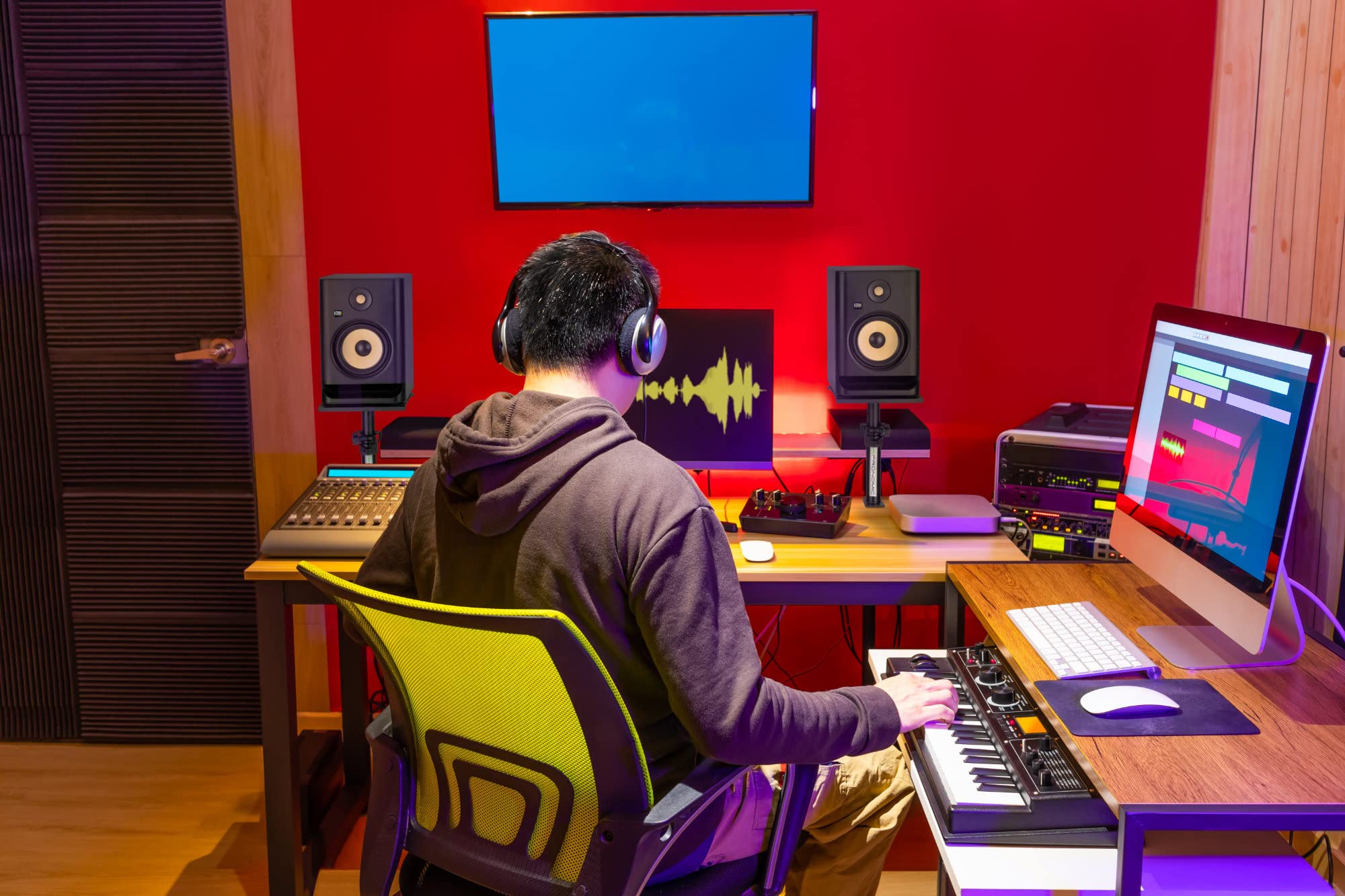 Pronomic SLS-36K BK Coppia di Supporti da Tavolo con Morsetto per Monitor da Studio - Molto Salvaspazio - Regolabile in Altezza da 24,5 cm a 41,5 cm - Piano con Fascia a Strappo - Nero