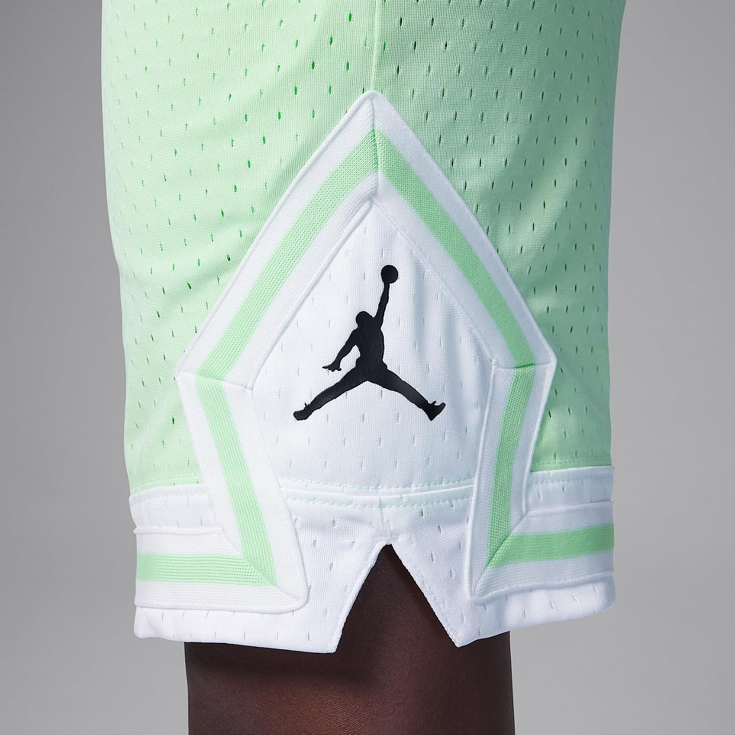 Jordan Sport Big Kids' Dri-FIT Diamond Shorts (95D313-E2E, Vapor Green) Size X-Large