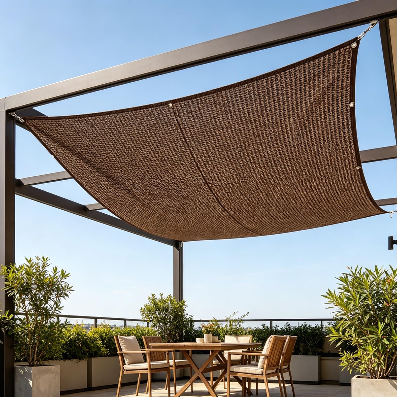 Voile d'ombrage de jardin en maille respirante pour repas d'été sur la terrasse