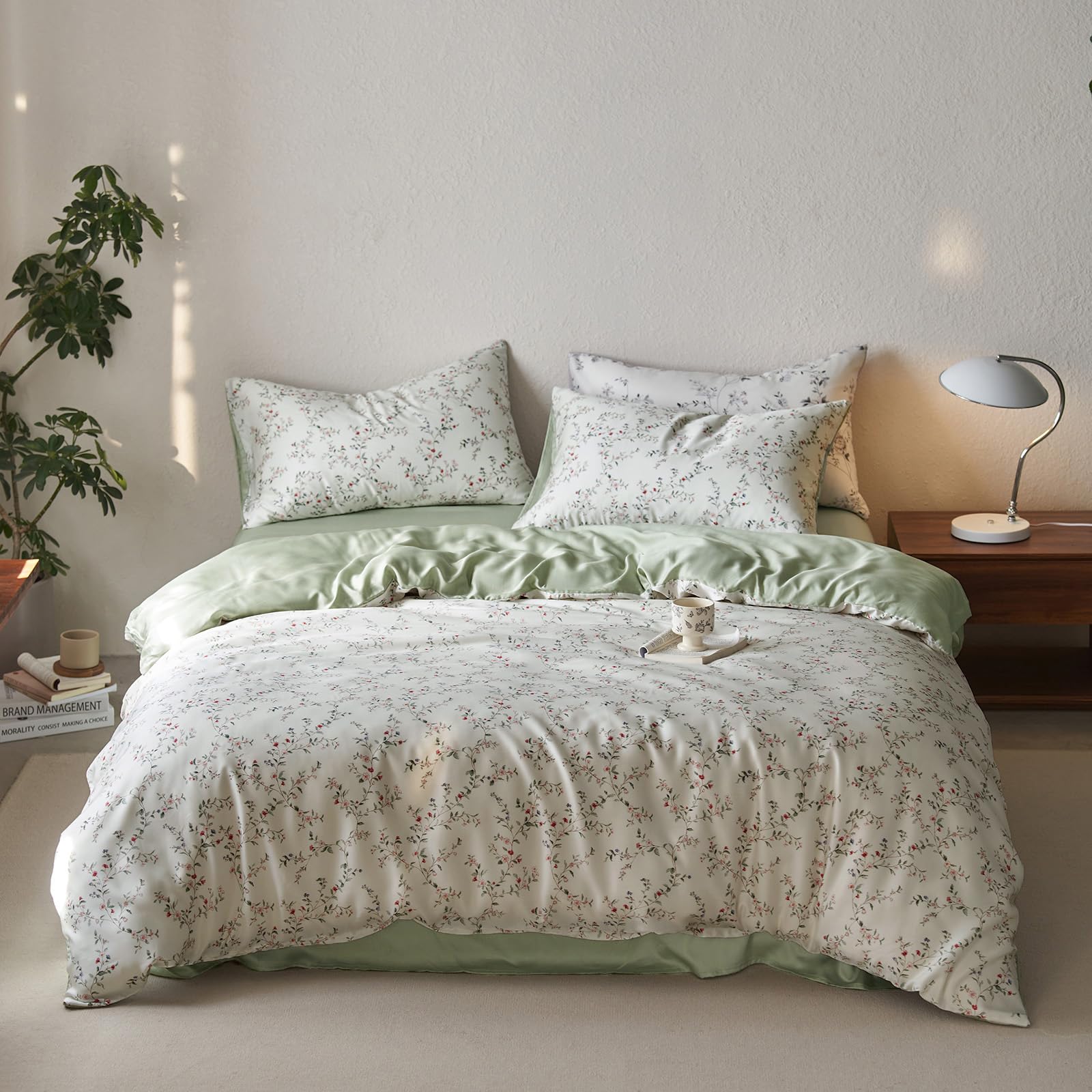 DREAMINGO Lyocell Smooth Duvet Cover Set, 3-piece, Fresh Floral Pattern, Reversible, Cooling Duvet for Hot Sleepers with 2 Pillowcases, Botanical Duvet, Double Size, White/Green — image 1
