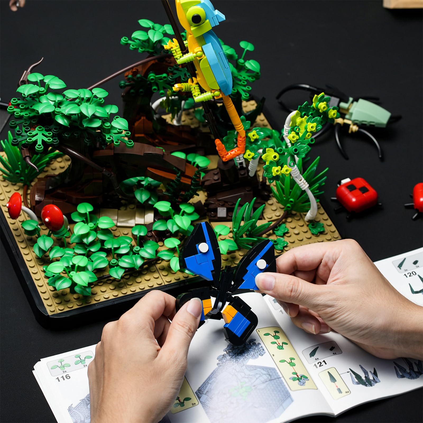 Blumen Insekten Tank Bauset kompatibel mit Lego für Adutls,Creator Baukasten für Jungen und Mädchen ab 12 Jahren 1284 PCS