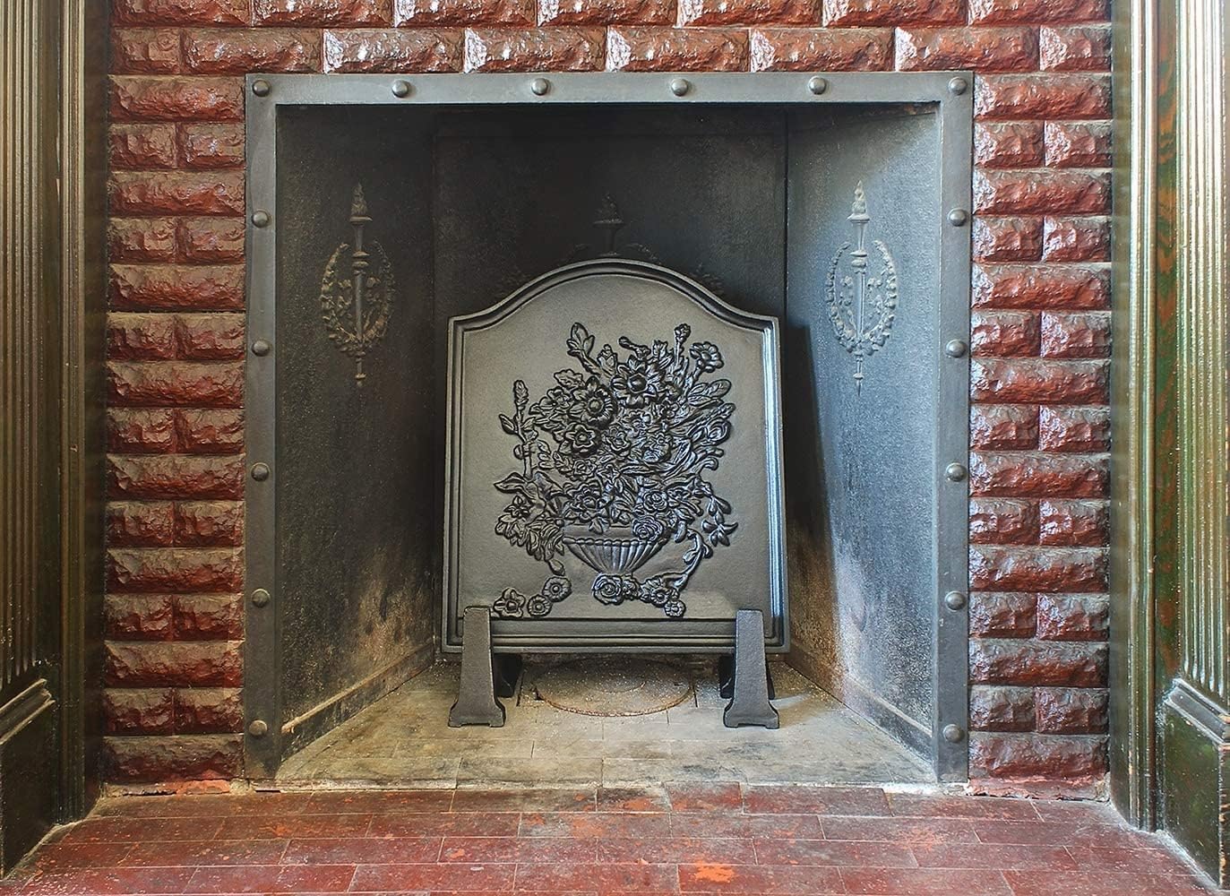 Bouquet Cast Iron Fireback with Matte Black Finish Protect The firebox Wall and Radiate Heat Back into The Room,20" L x 17" W
