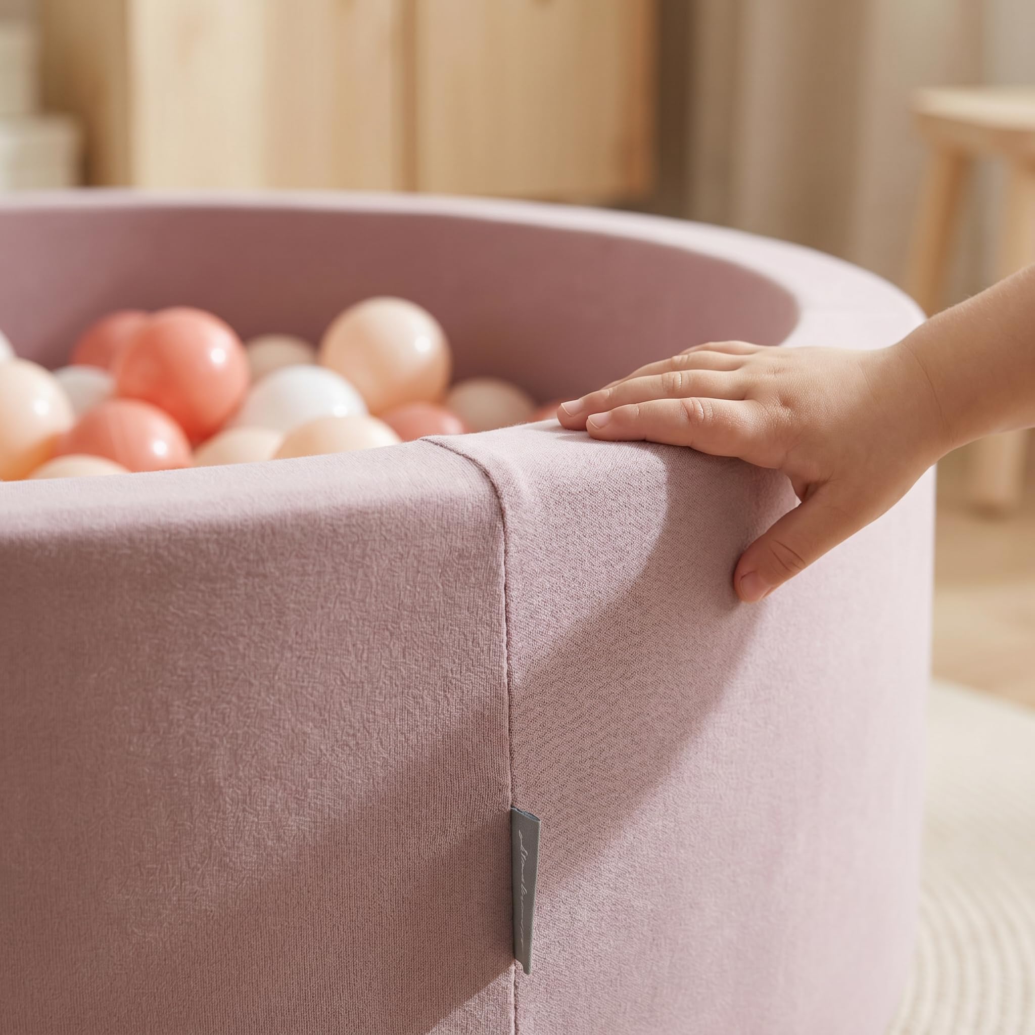 KiddyMoon Spielplatz mit bällebad 90x30cm und Rampe 200 Bälle 7cm Schaumstoff ballgrube für Baby und Kleinkinder - Erikafarben: Braun Kupferrot Pastellbeige Lachsfarben