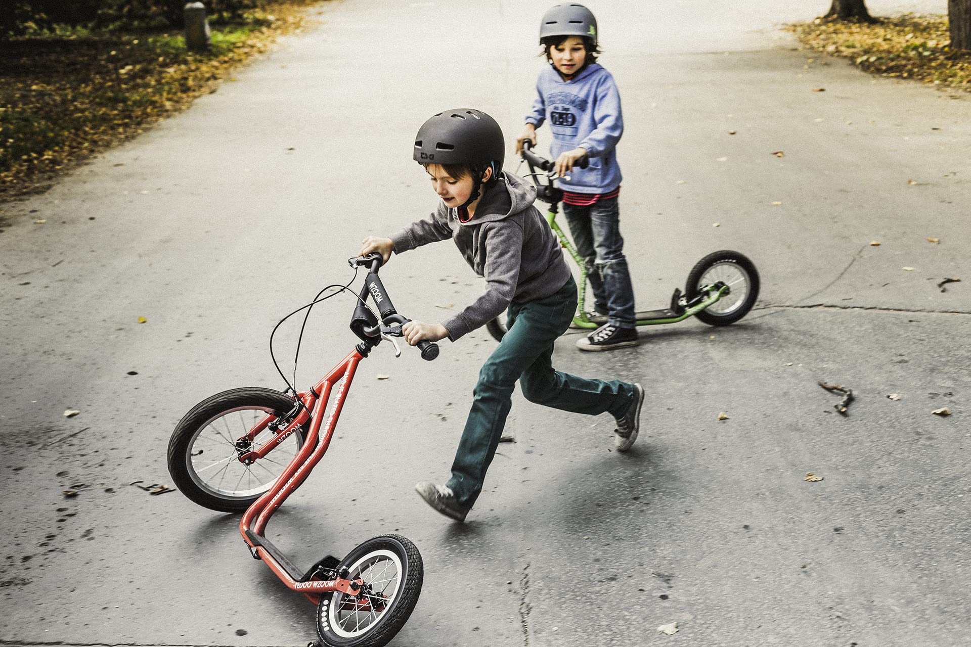 Trottinette pour enfants à partir de 6 ans avec roues de 16/12 et guidon réglable Trottinette pour enfants à partir de 6 ans avec roues de 16/12 et guidon réglable