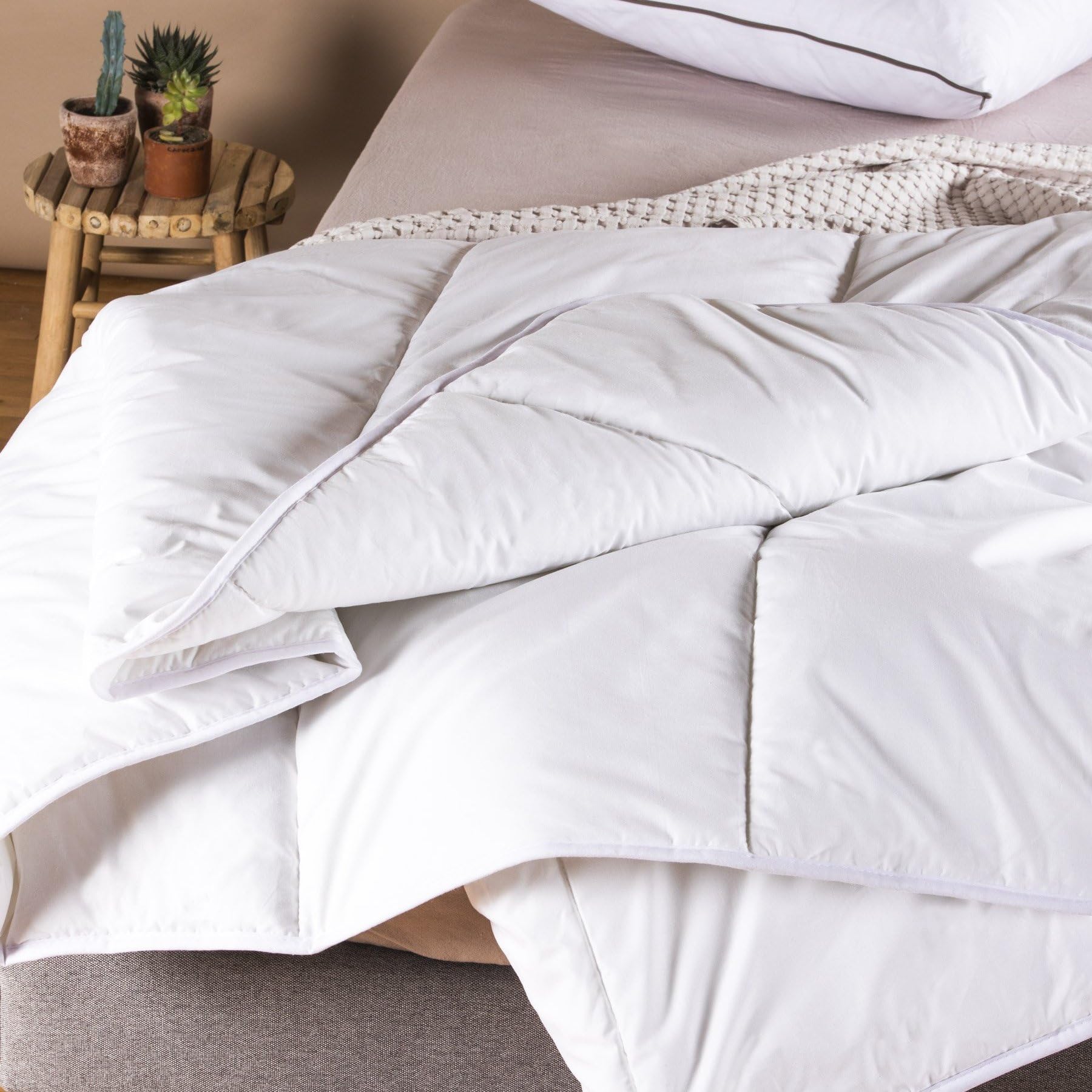 Kadolis - Couette Enfant Enveloppe Coton Bio 140x200 cm - Couette Légère pour l'été - pour lit 1 Personne - 100gr/m2 - Douce et Confortable - Certifié OEKOTEX
