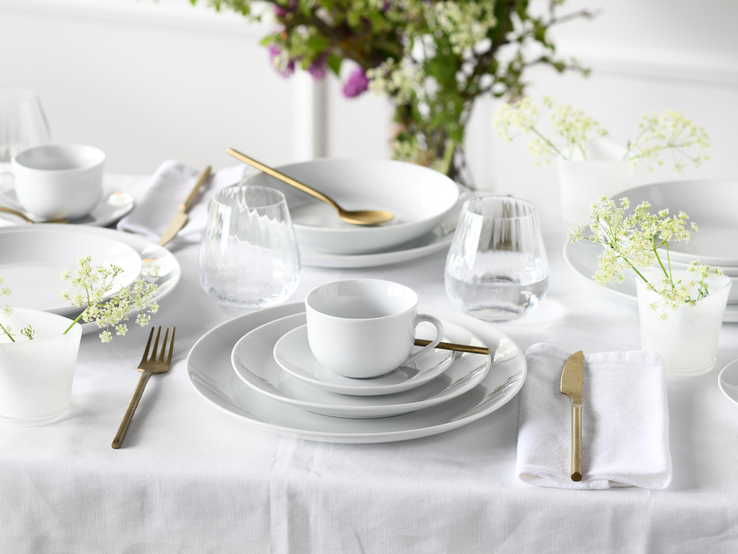CreaTable, 22700, Serie LUNA weiss, 80-teiliges Geschirrset für 8 Personen, Kombiservice aus Porzellan, spülmaschinen- und mikrowellengeeignet, Qualitätsproduktion