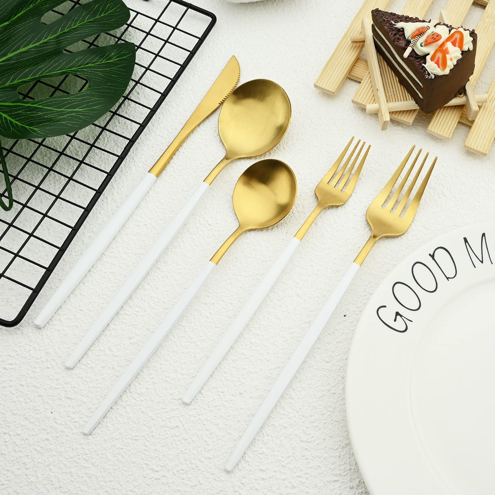 BRIIEC 30-piece White and Gold Silverware Set with Steak Knives for 6, 18/0 Stainless Steel Flatware Cutlery Set, Hand Wash Recommended,Matte Finished