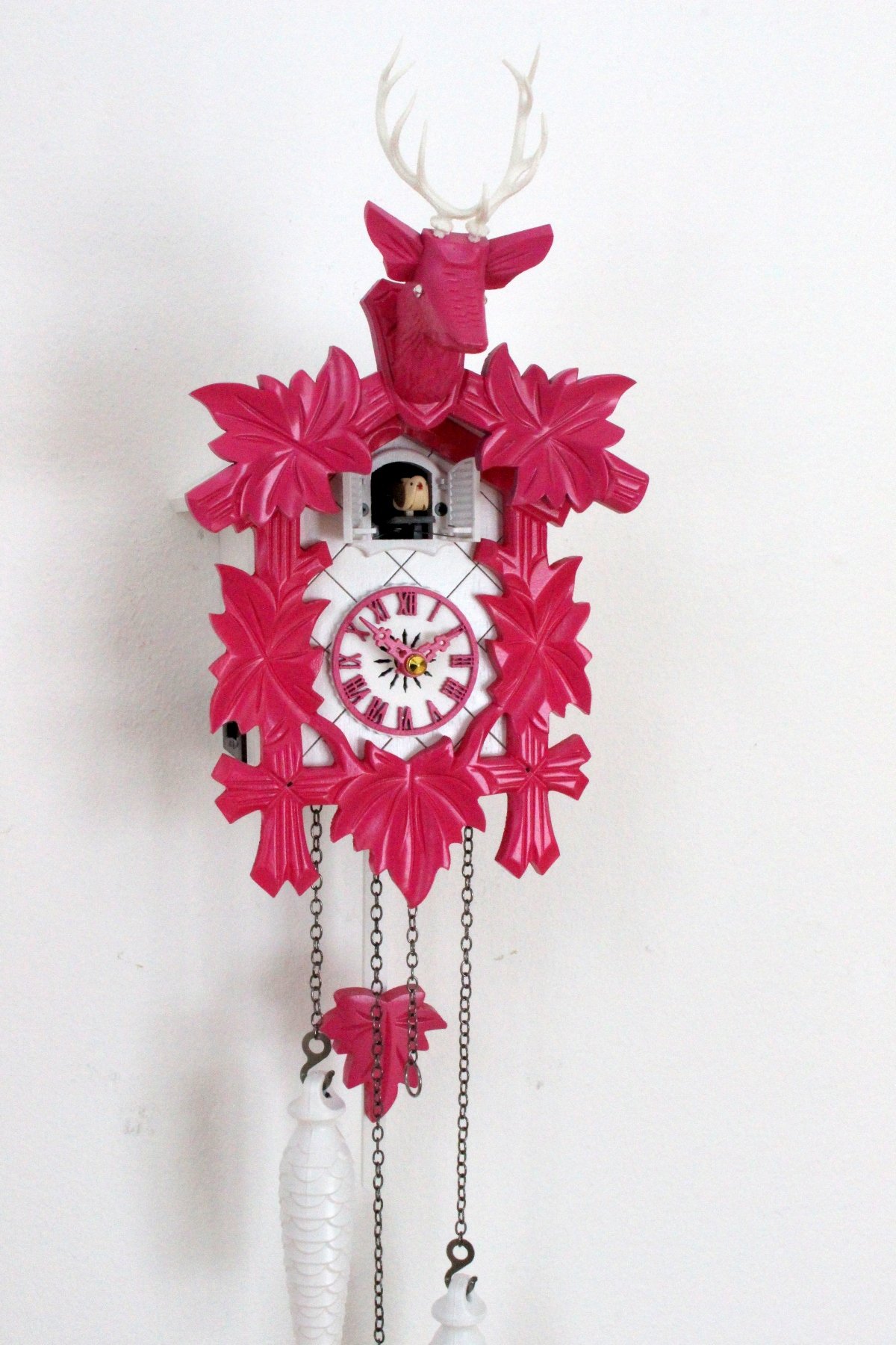 CLOCKVILLA HETTICH UHREN Design Kuckucksuhr Moderne Quarz Uhr Hirschkopf weiß pink Quarzuhr neu