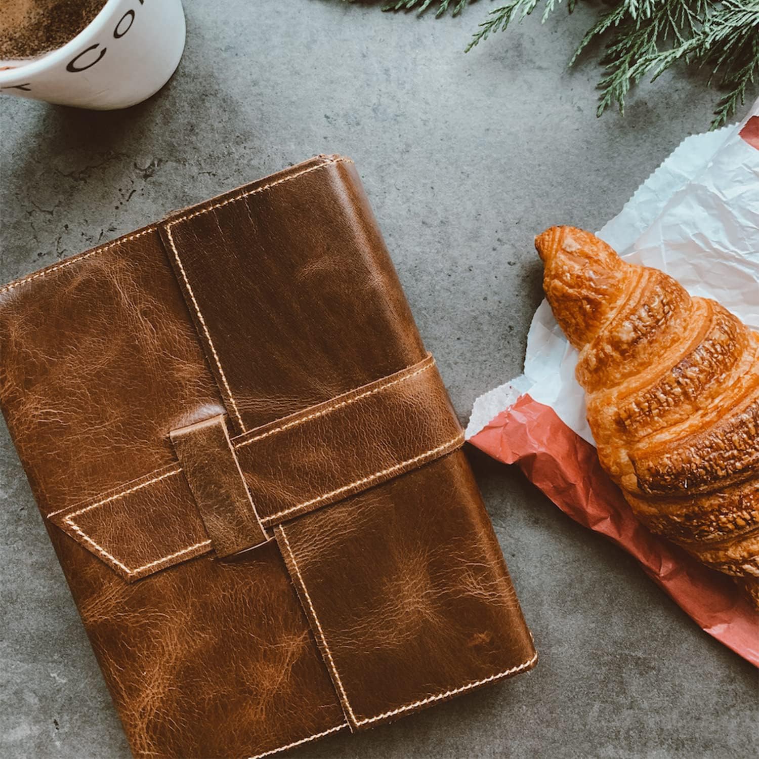 RUSTIC TOWN Leather Dotted Journal Bullet Notebook - A5 Journal Refillable Dot Grid Pages Journal - Handcrafted Vintage Travel Writing Diary Gift for Men and Women