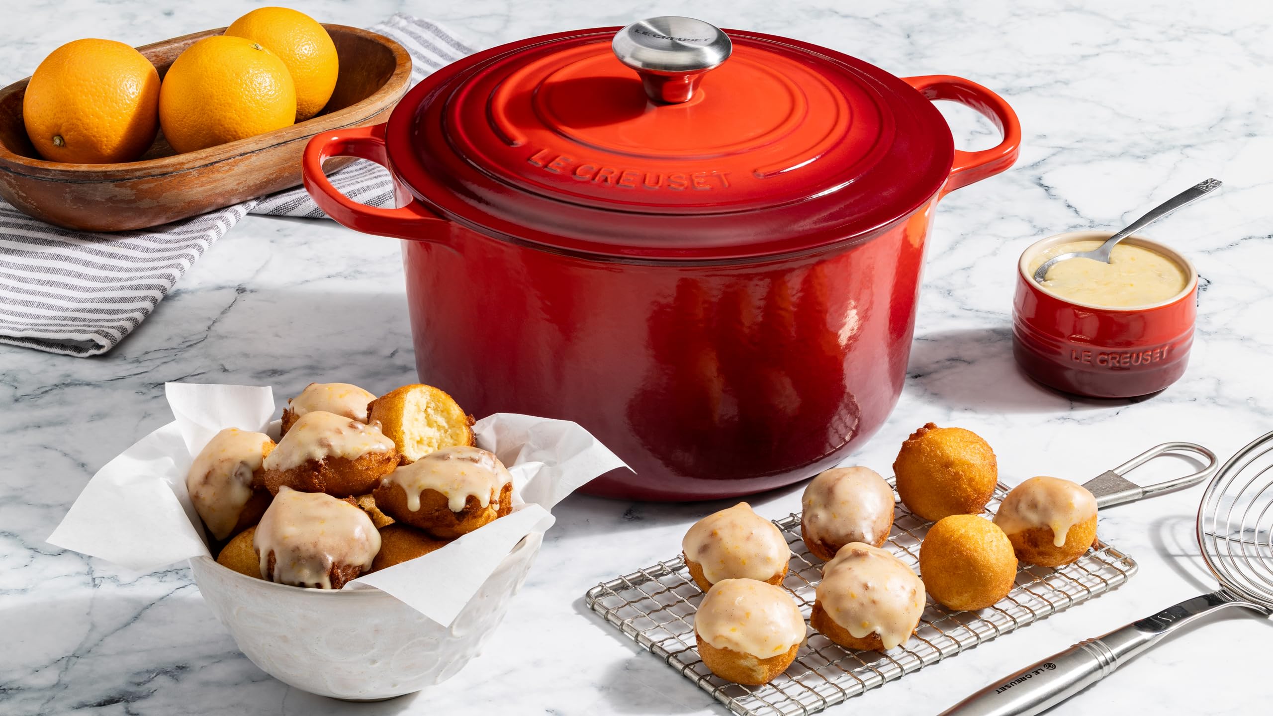 Amazon.com: Le Creuset Enameled Cast Iron Signature Deep Round