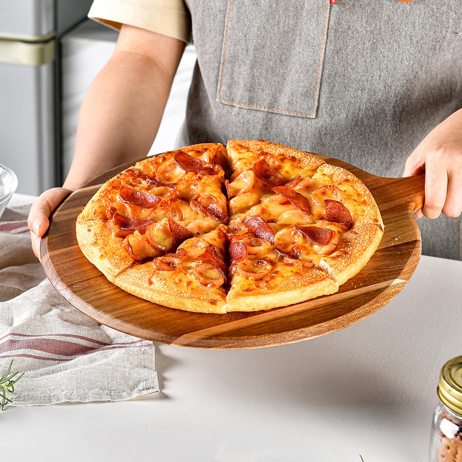 Lot de 2 assiettes à pizza rondes de 30,5 cm - Planche à découper en bois avec poignée - Plaque à pizza - Planche à charcuterie au fromage - Assiettes en bois pour pizza, tartes flambées