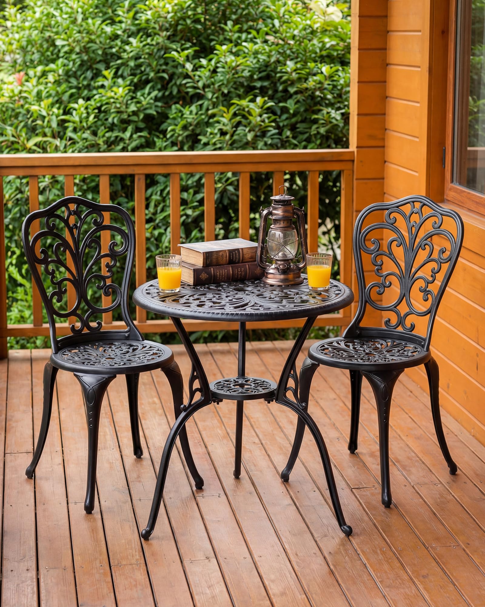 Set Tavolo e Sedie da Giardino 3 Pezzi in Alluminio Pressofuso, Set Bistrò da Esterno Antiruggine per Balcone, Veranda e Patio, Design Vintage con Motivo a Vite, Nero