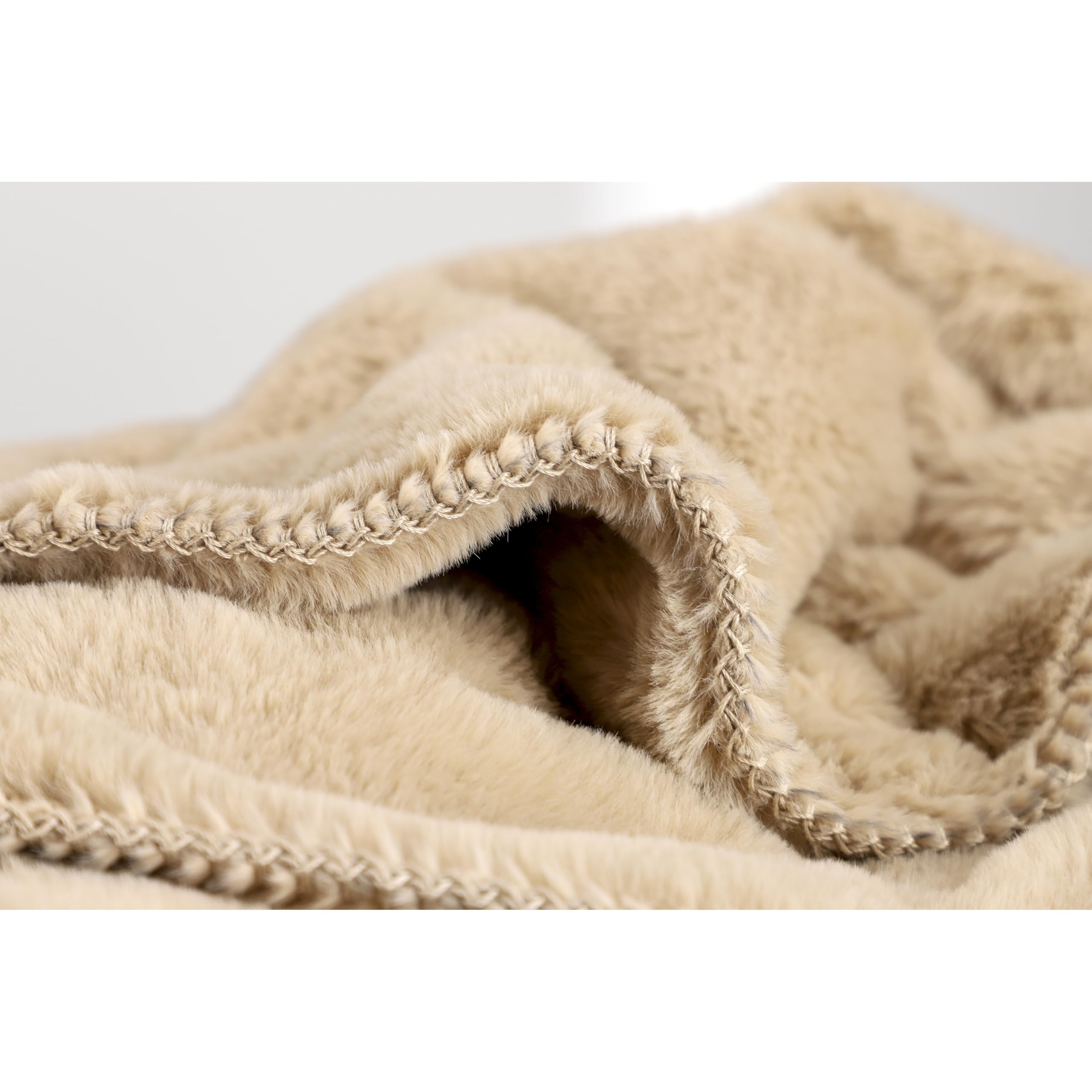 SCHÖNER WOHNEN Kuscheldecke flauschig - Warme Kunstfelldecke 130x170 beige - Weiche Wohndecke für Couch & Wohnzimmer - ÖkoTex plüsch Plaid als Sofadecke - Blanket kuschelig für Herbst & Winter