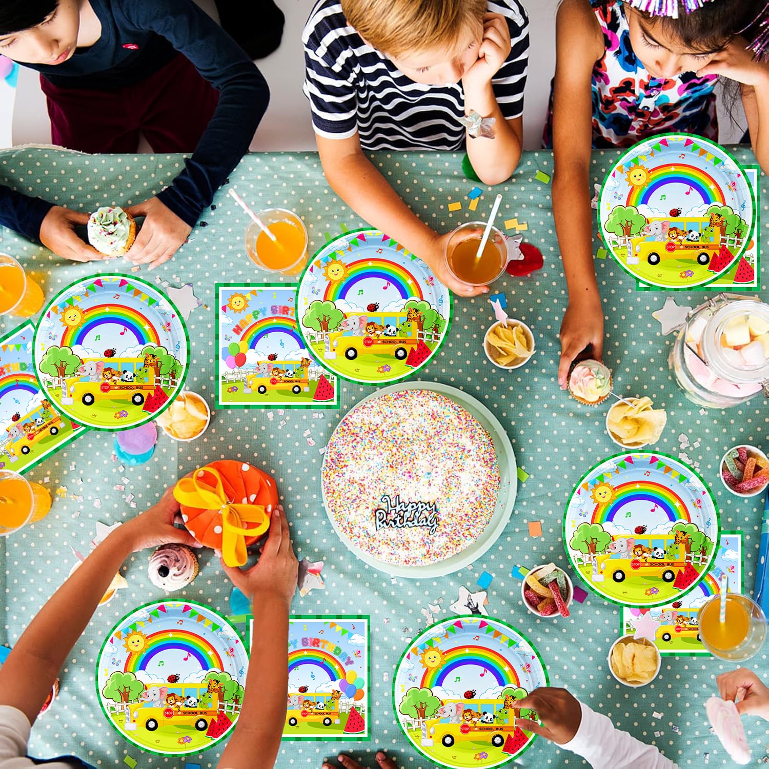 Set di decorazioni per feste di compleanno a tema fattoria verde per bambini, 61 pezzi include piatti di cartone, tazze, tovaglioli e tovaglie per 20 bambini, festa di compleanno a tema fattoria con