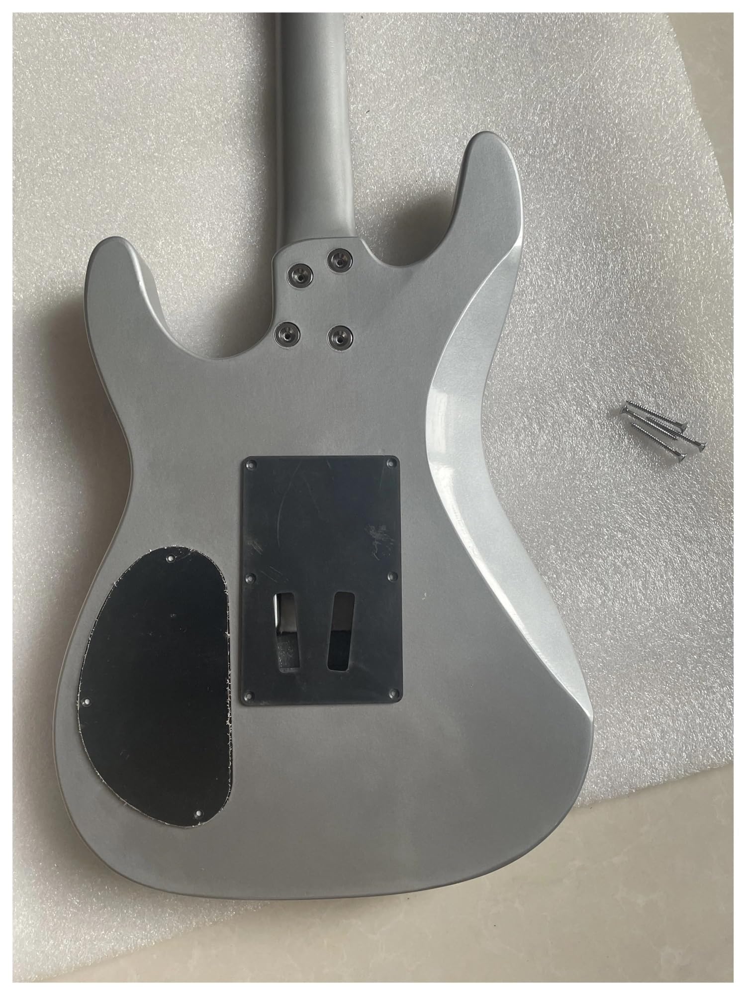 Stock Slat Difettoso Corpo e manico della chitarra elettrica Barile di tiglio Manico in palissandro Solo un corpo e manico della chitarra