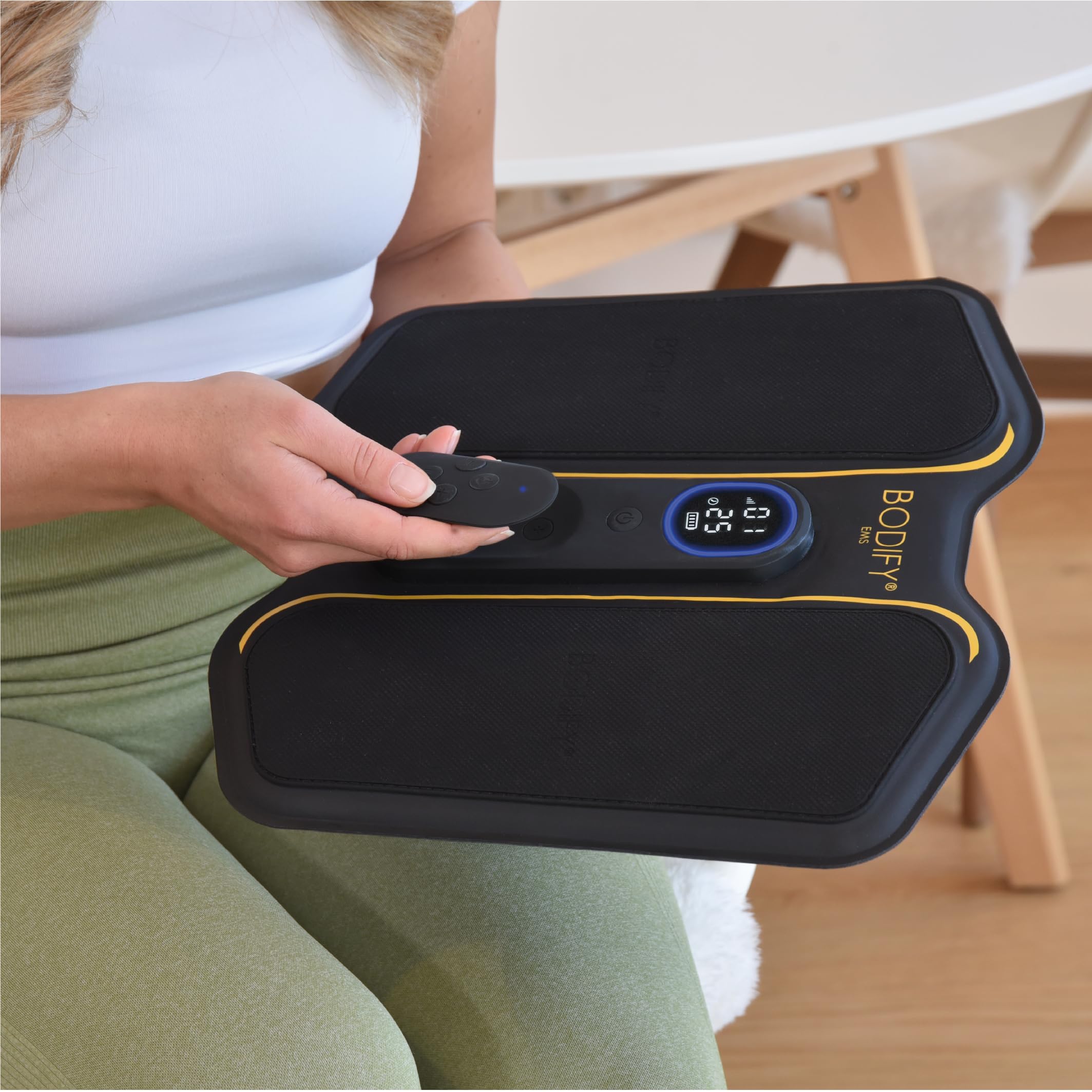Bodify® EMS Fußtrainer Pro - Gezielte Stimulation der Fuß & Unterschenkel Muskulatur! - Muskelaufbau - EMS Training - für Männer und Frauen - DAS ORIGINAL
