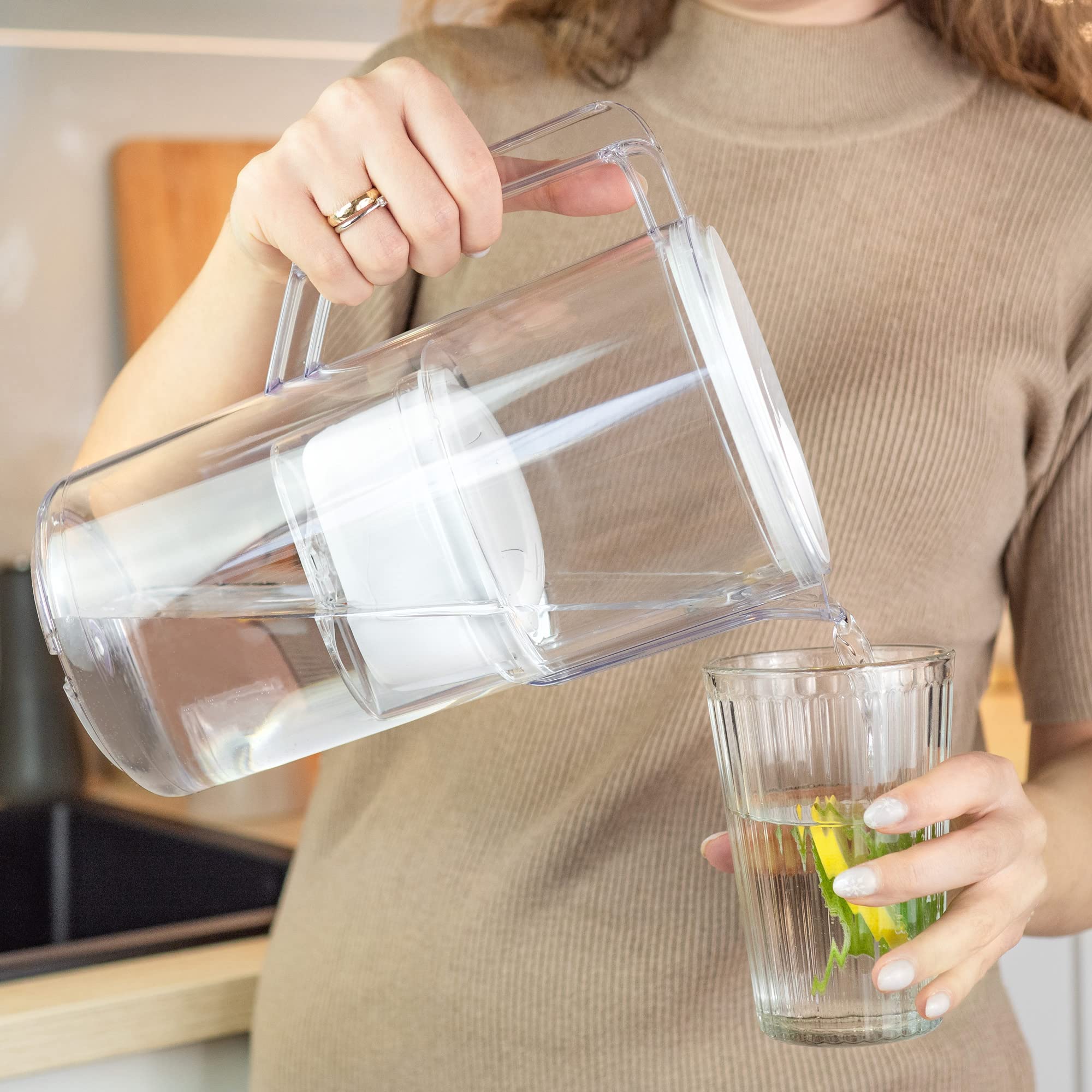 Aquafloow Carafe Filtrante pour Eau 2.5 L, Compatible avec Dafi Unimax, Brita Maxtra, Laica 1000 Series | Réduction du Calcaire, du Chlore - Carafe Filtrante + 1x Filtre à Eau Blanc