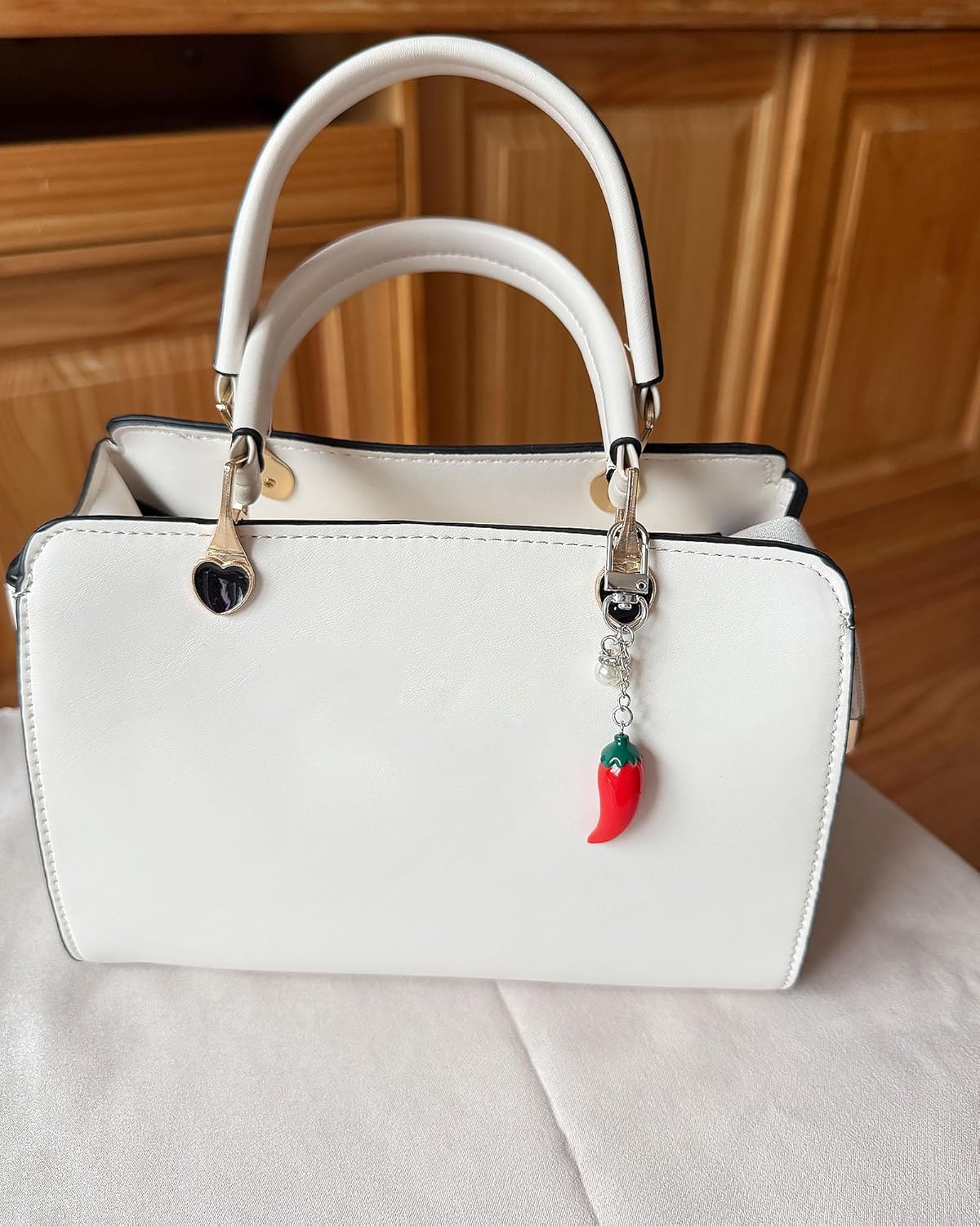 Fruit Keychain with Imitation Pearl, Cute Bag Charm Key chain for Women Girls, Strawberry Pendant Purse Charm Accessories - Image 3