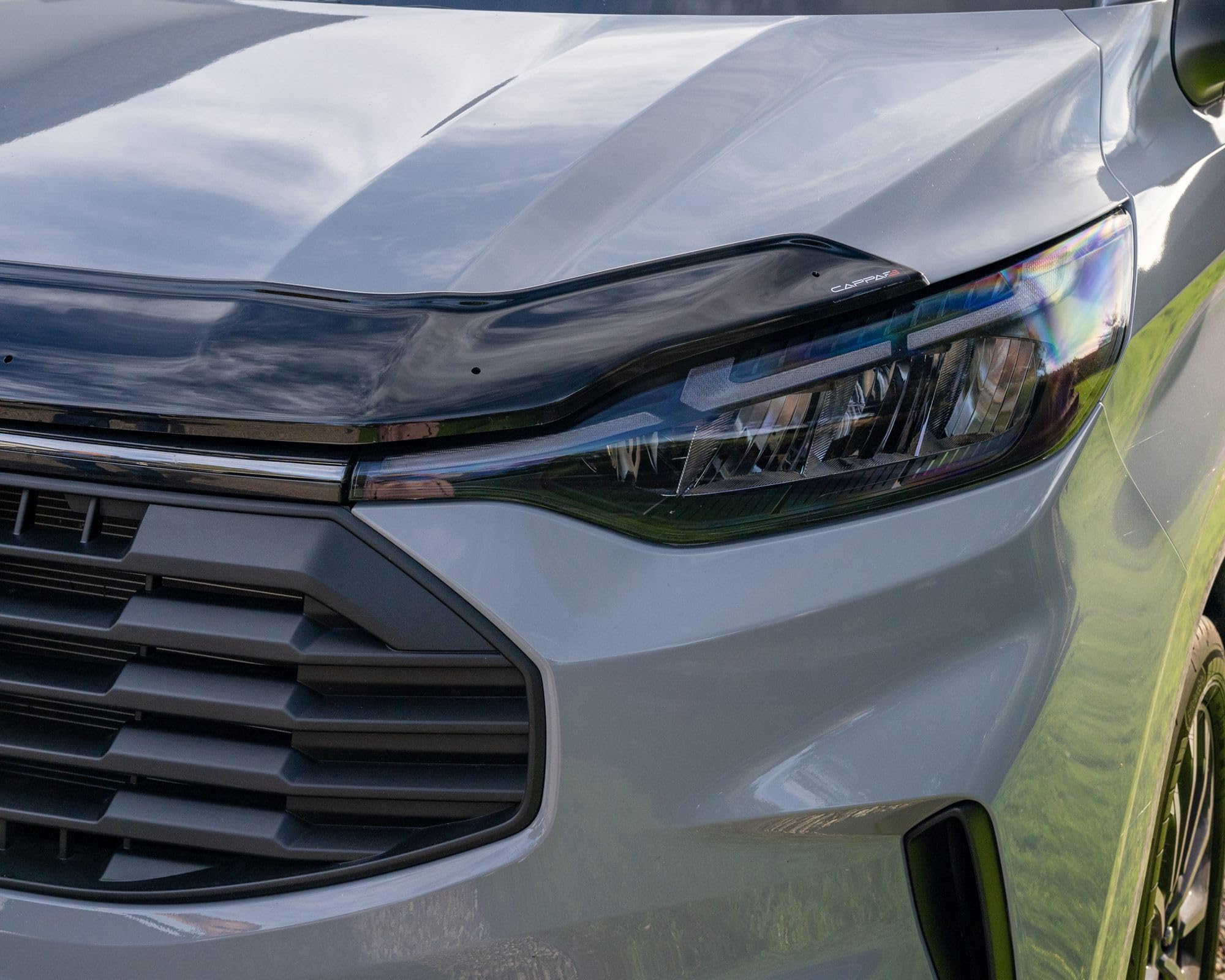 CHROMEMASTER Accessoires ; Protection Contre les Gravillons ; Protège-capot Compatible Ford Transit Custom 2023+ ABS, Brillant, Noir ; Le Déflecteur de Capot Protège Contre les Projections de Graviers