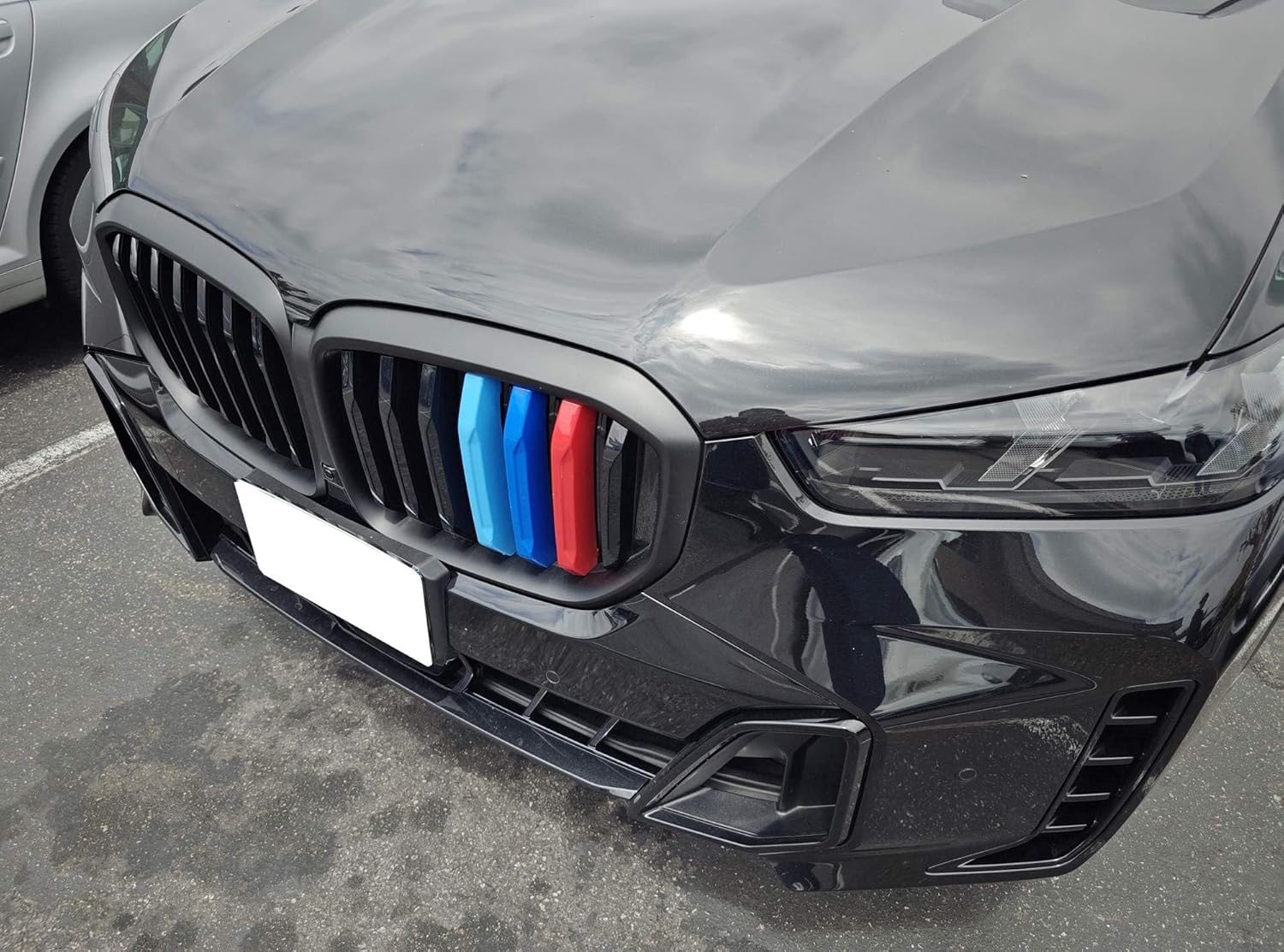 iJDMTOY Exact Fit 3pc Set Iconic Tri-Accent Grille Insert Trims Compatible with 2024-up G05 X5 LCI/Facelift w/ 7-Beam Standard Grille