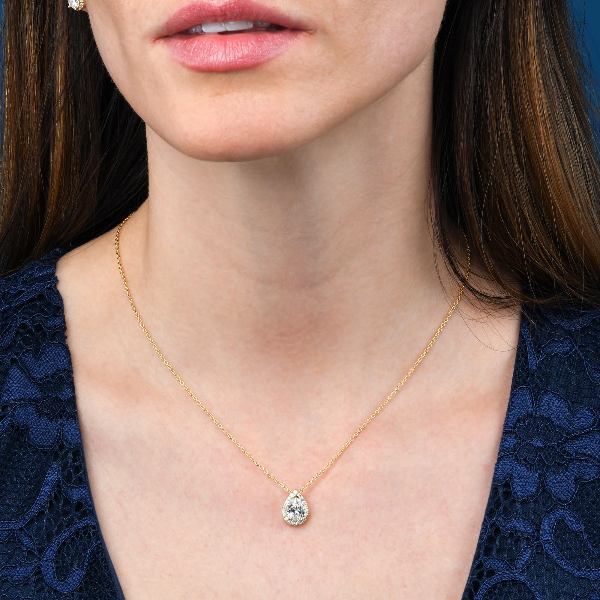 Diamond Treats Halskette mit birnenförmigem Anhänger aus 925er Sterlingsilber für Damen und Mädchen mit weißen, grünen, blauen oder roten Zirkonia-Steinen