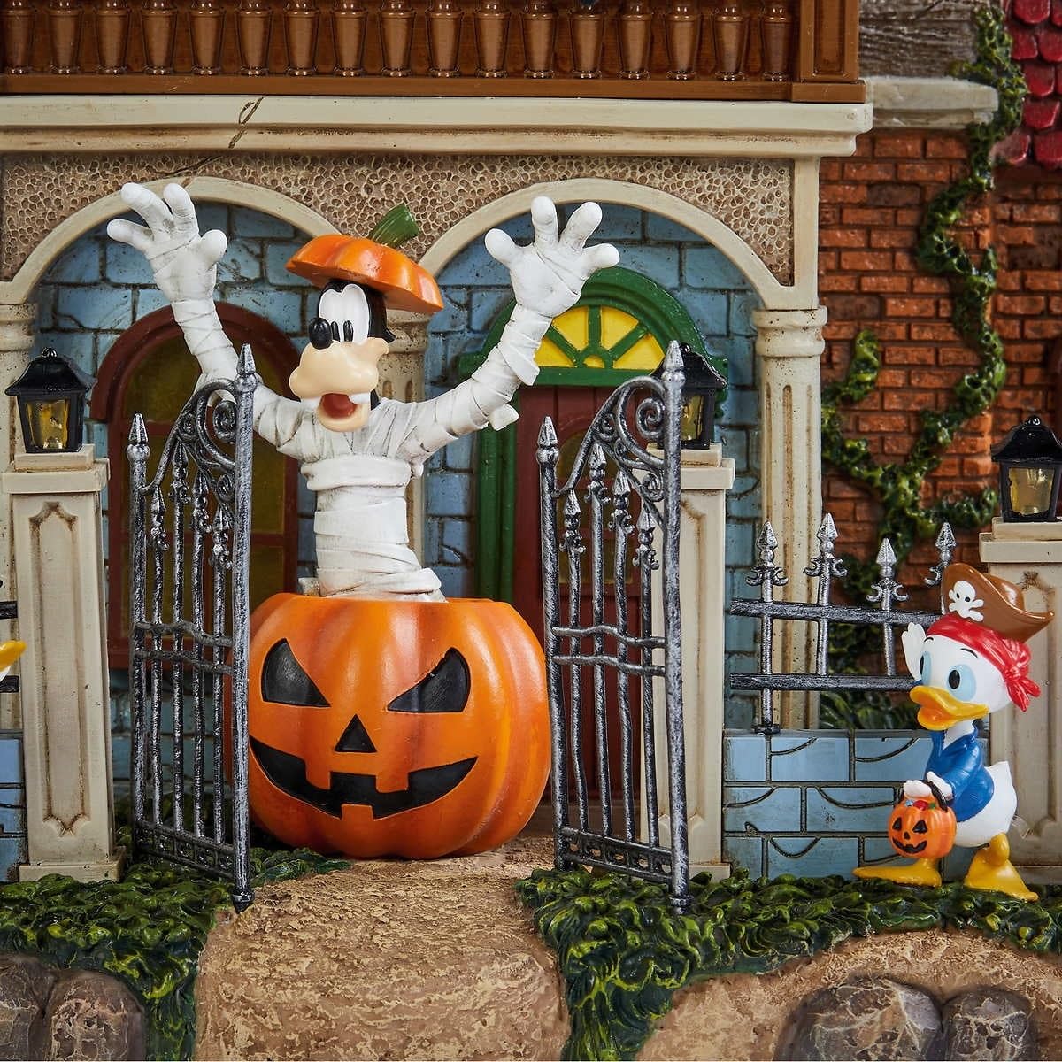 Amazon.com: Disney Halloween Party House with Lights and Music 
