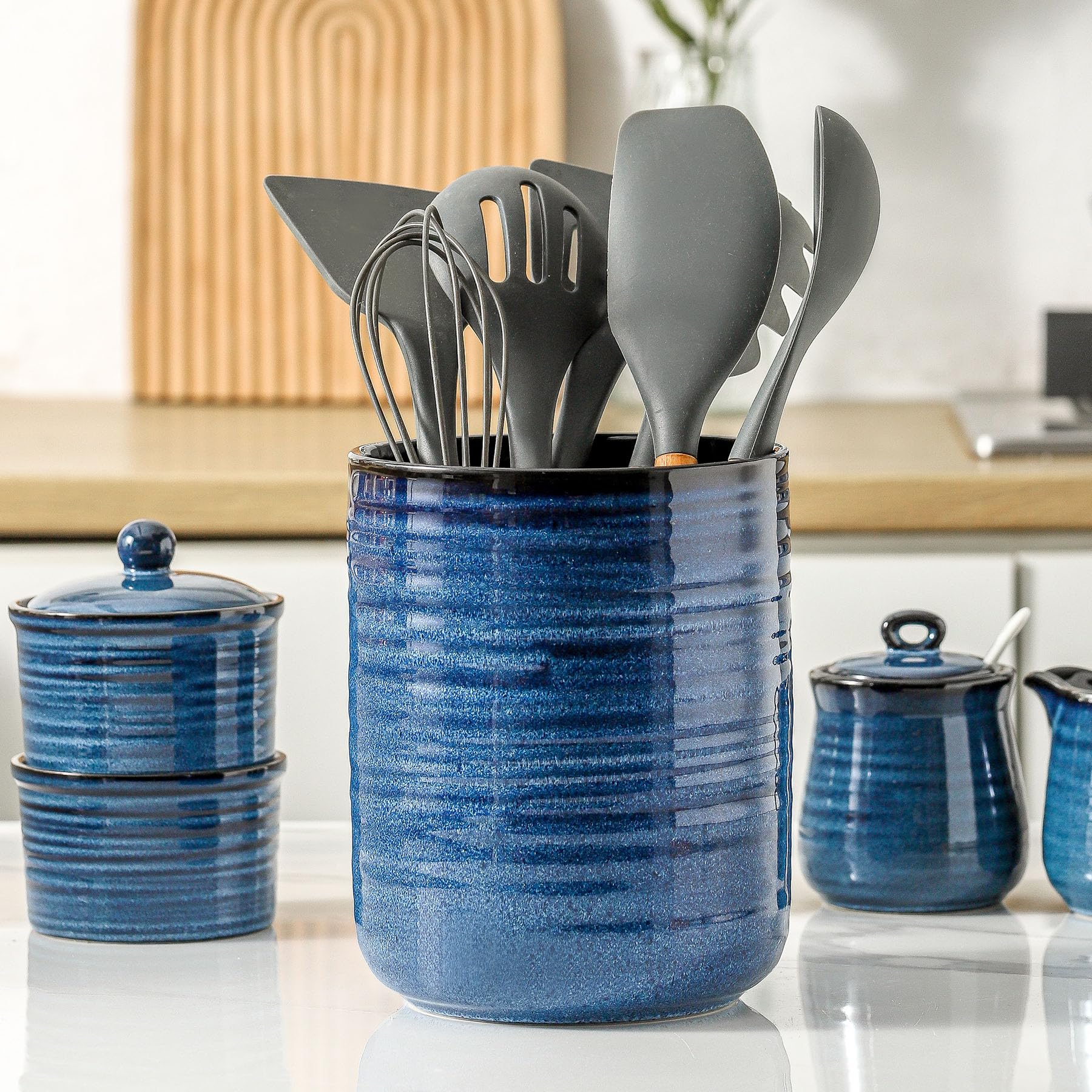 HASENSE Keramik-Küchenutensilienhalter, 18,8 x 15,7 cm, großer Utensilientopf, stabiler Kochutensilien-Organizer für Spatel, Löffel, Schneebesen und Werkzeuge, moderne blaue Küchendekoration