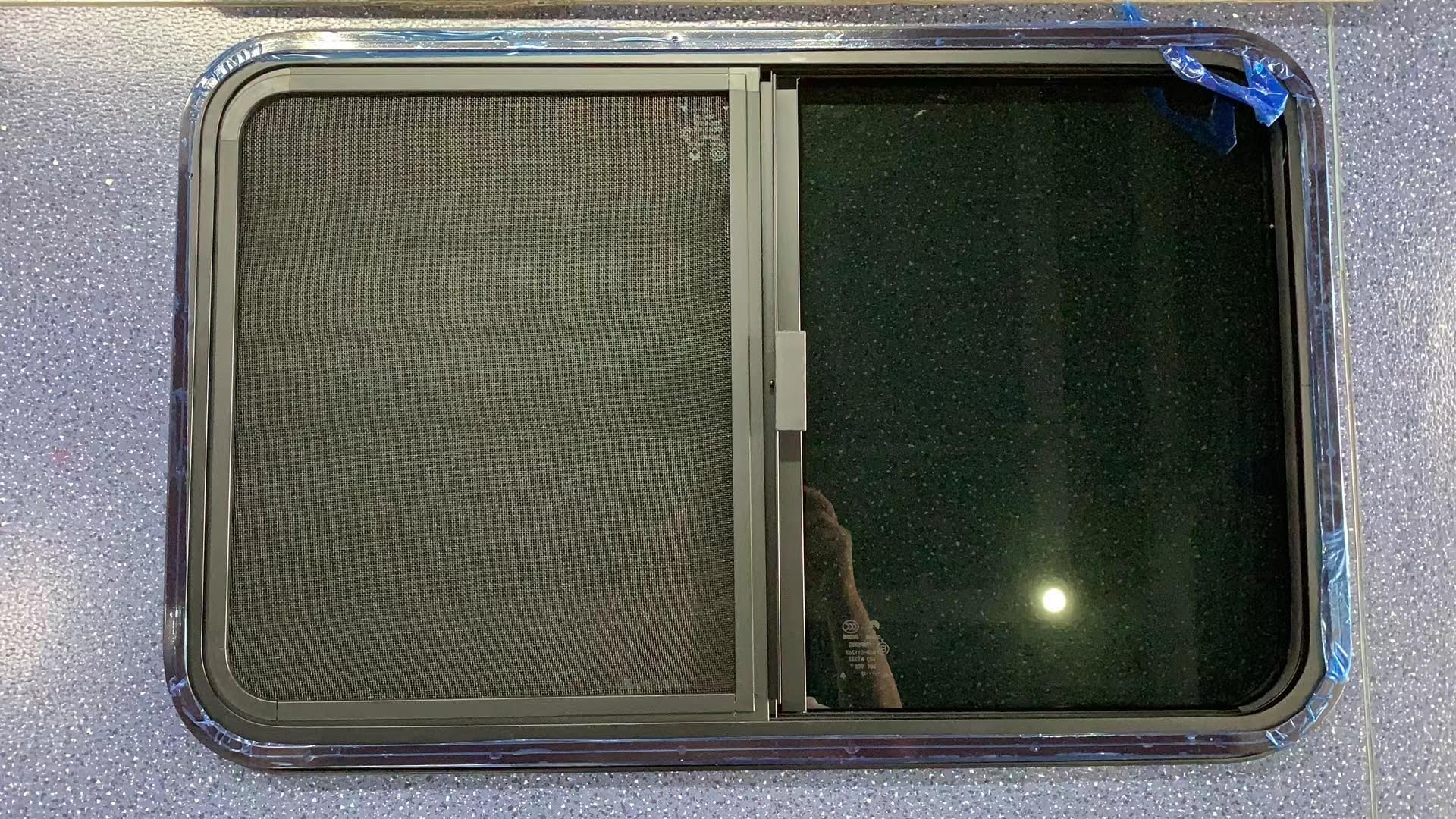 Wohnwagen Fenster 800x500 mm Camper Fenster mit Fliegengitter Caravan Seitenfenster Push Up Ausstellfenster Insektenschutz Sonnenschutz Fliegengitter Wohnwagenfenster für RV Wohnmobil Caravan
