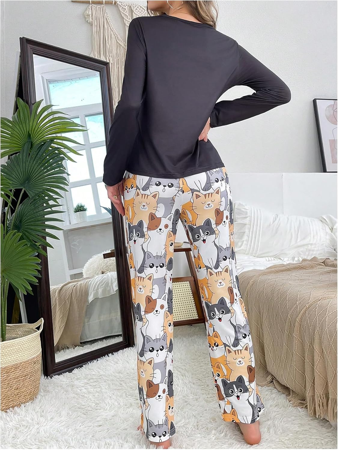 SOLY HUX Women's Cartoon Graphic Pajama Set Cute Cat Print Sleepwear Long Sleeve Tee Tops and Pants Loungewear - Image 2