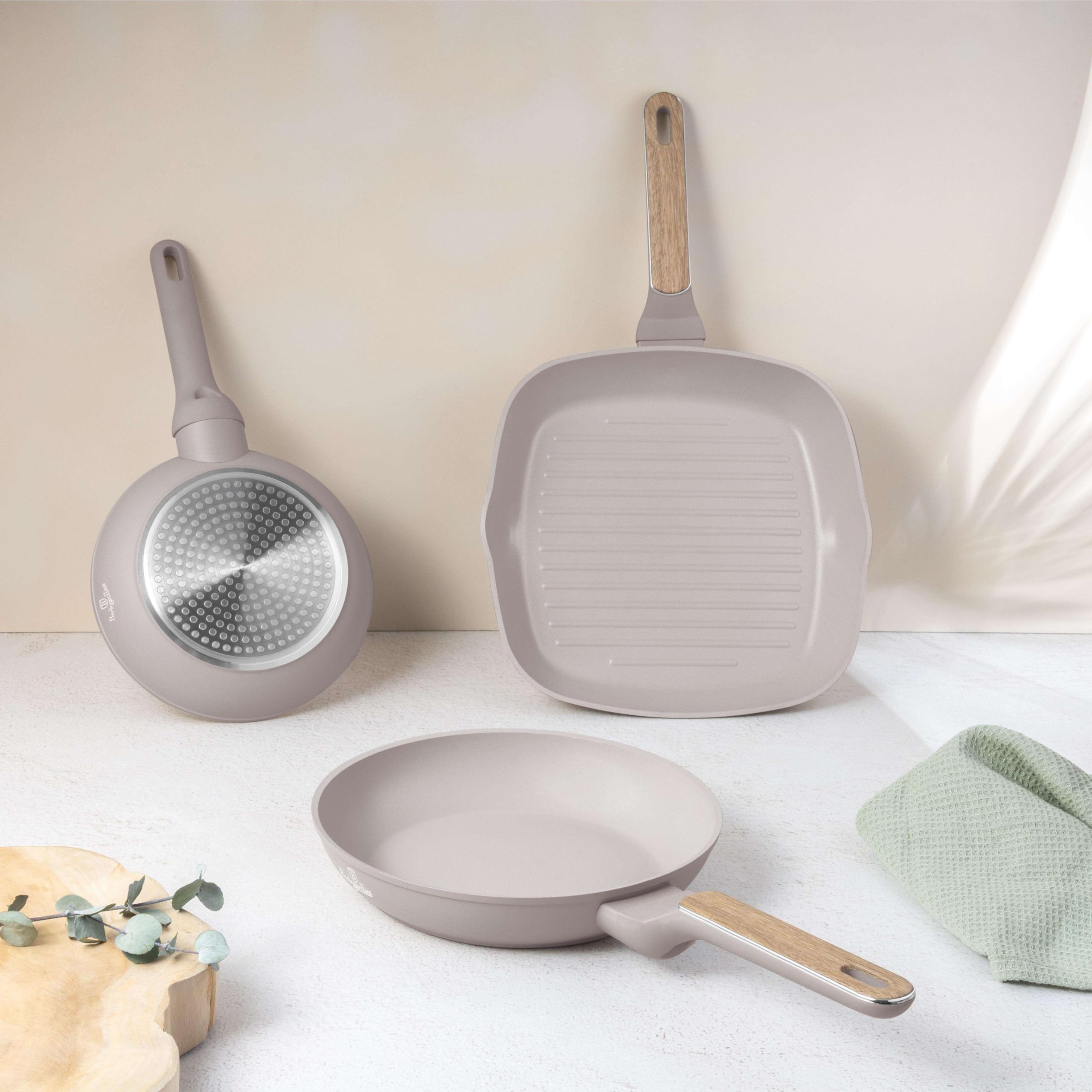 Berlinger Haus Juego de Sartenes Antiadherentes 3 Piezas, Fabricadas en Aluminio Forjado para Cocinas de Inducción, con Mango Ergonómico, Libres de PFOA, Colección Nórdica Taupe