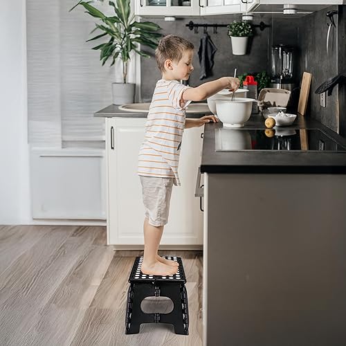 Miniatura 244 de Delxo Taburete plegable de 9 pulgadas, taburetes negros plegables para niños, taburete plegable portátil con asa, taburete plegable para cocina