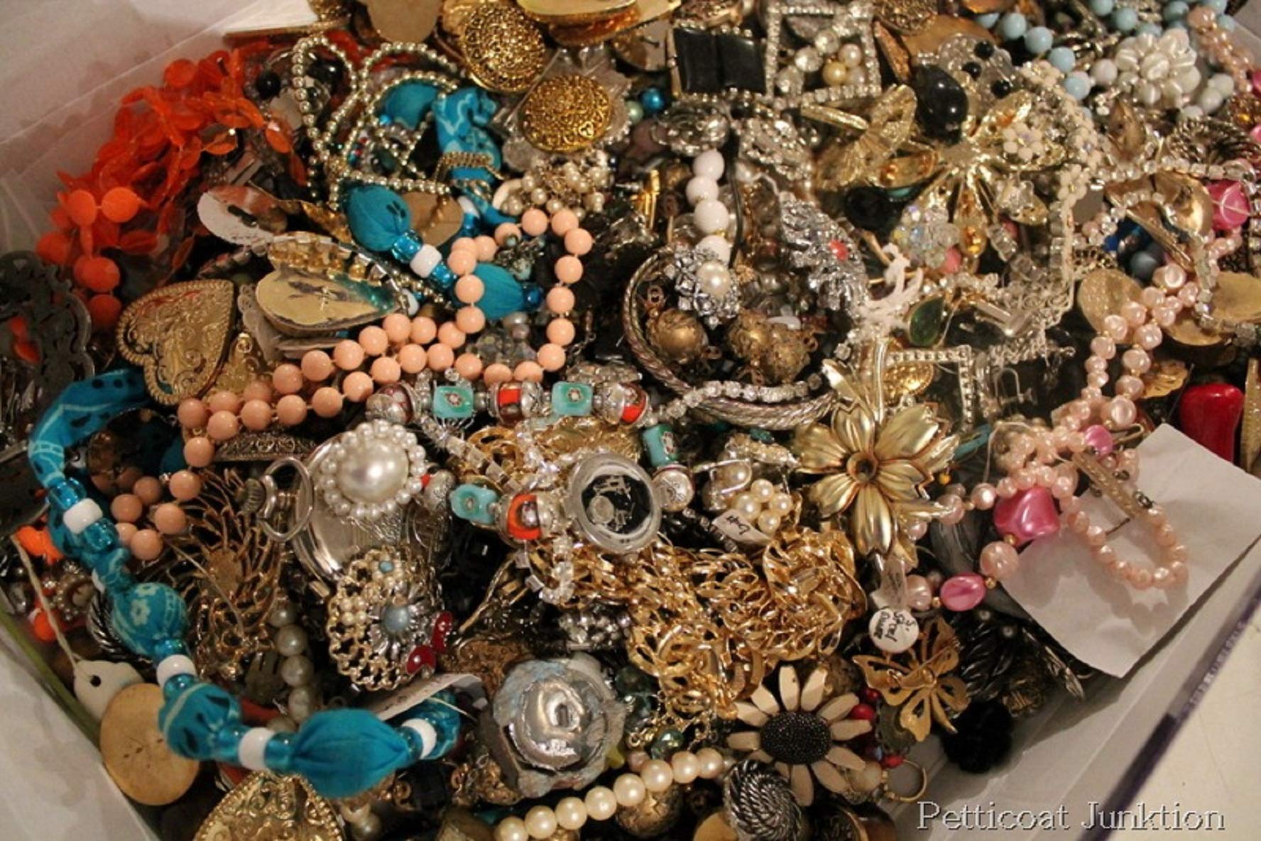 Broken jewellery for sale online
