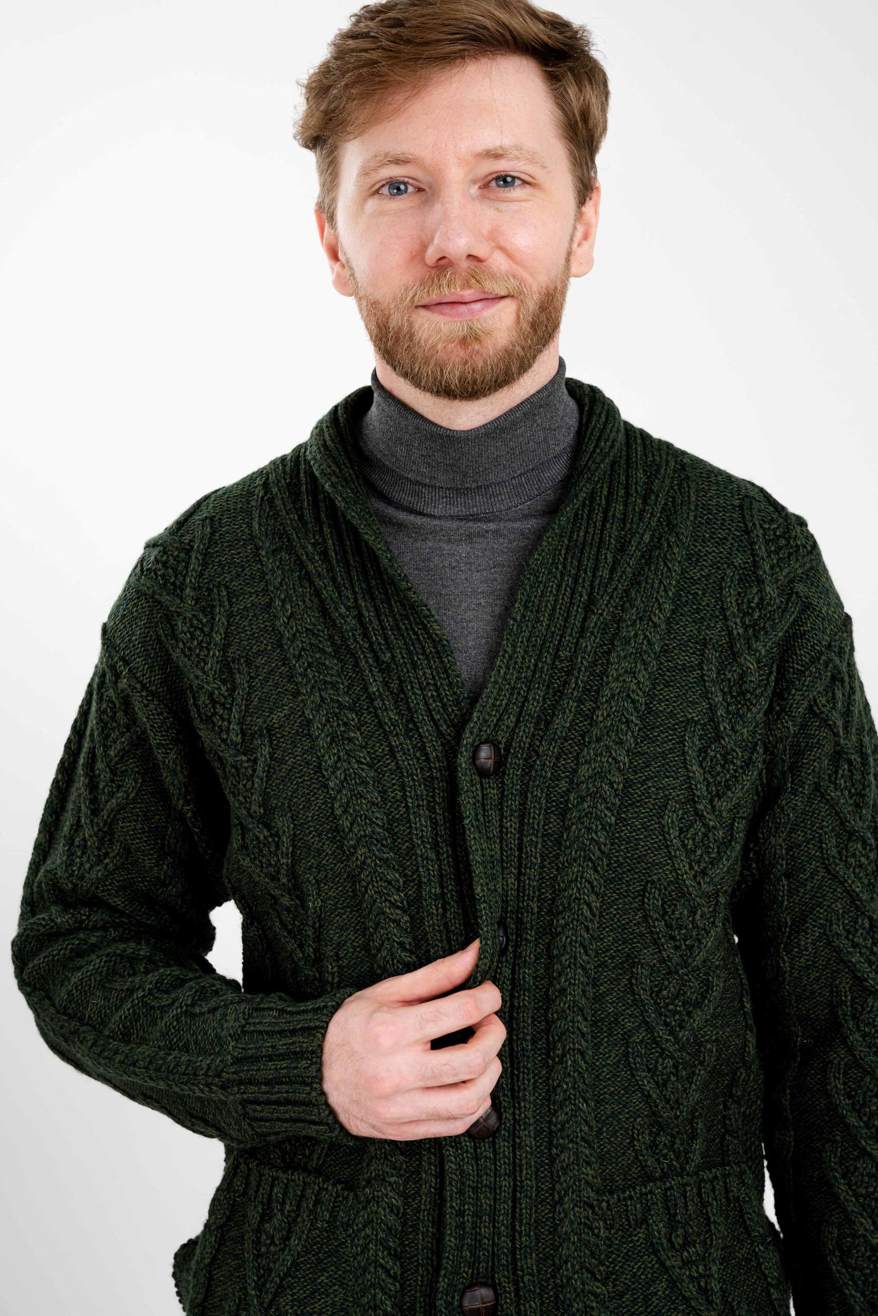 SAOL 100% Merinowolle Herren Aran Cable Schal-Kragen-Strickjacke, in Holzkohle/Marine/Armeegrün