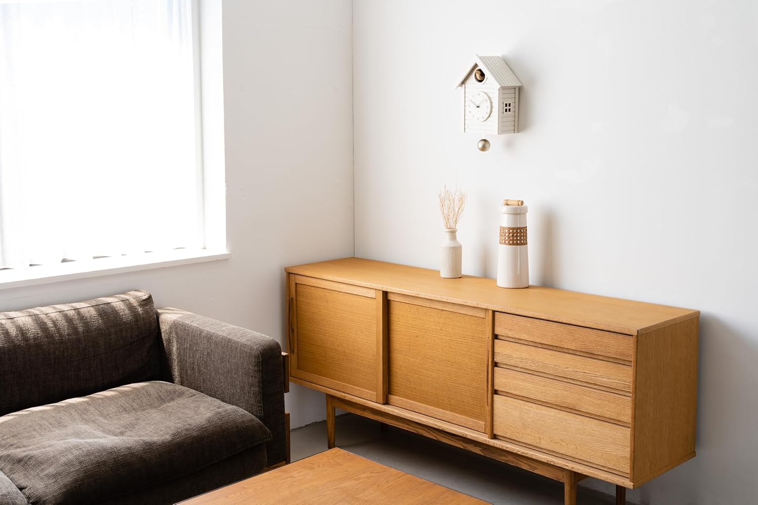 Cuckoo Clock Japanese Handcrafted Solid Wood Pendulum Wall Clock Silent Non-Ticking Hourly Chime Function Battery Operated Modern Decorative for Living Room Bedroom Kids Cuckoo CLOCK CH-059 (WHITE)