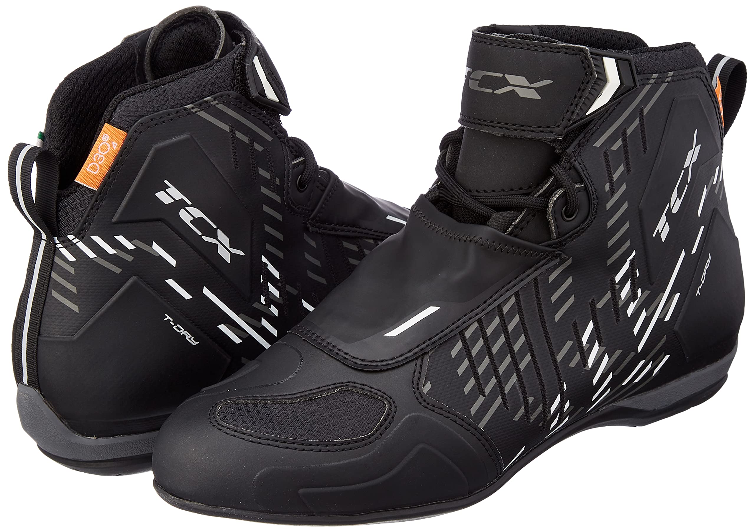 TCX - R04D Waterproof, Zapatillas de Moto Impermeables para Hombre, Certificadas con Membrana T-Dry, Cordones y Cierre de Velcro, Parte Superior de Malla, Negro/Blanco