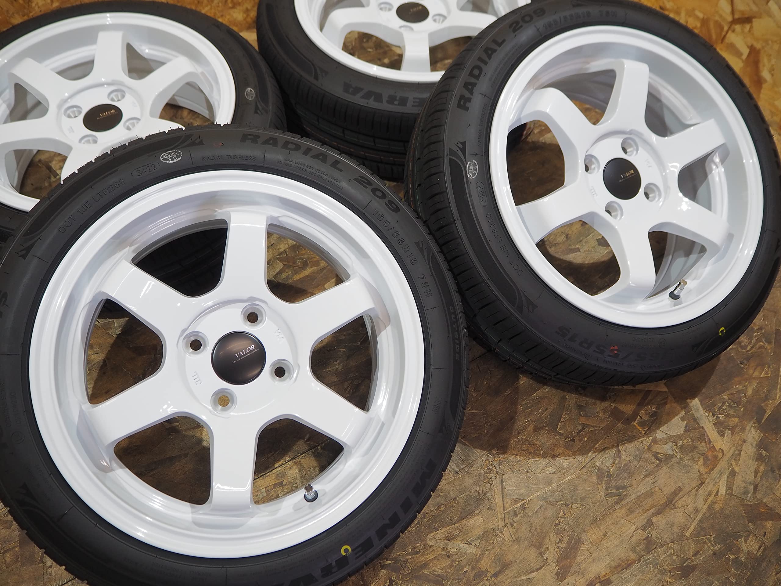 カスタムミラーエディション◆極美◆　軽四　軽トラ　165/55R14　新品タイヤ アルミホイール スターシャーク 4本セット タイヤ付き サンバー