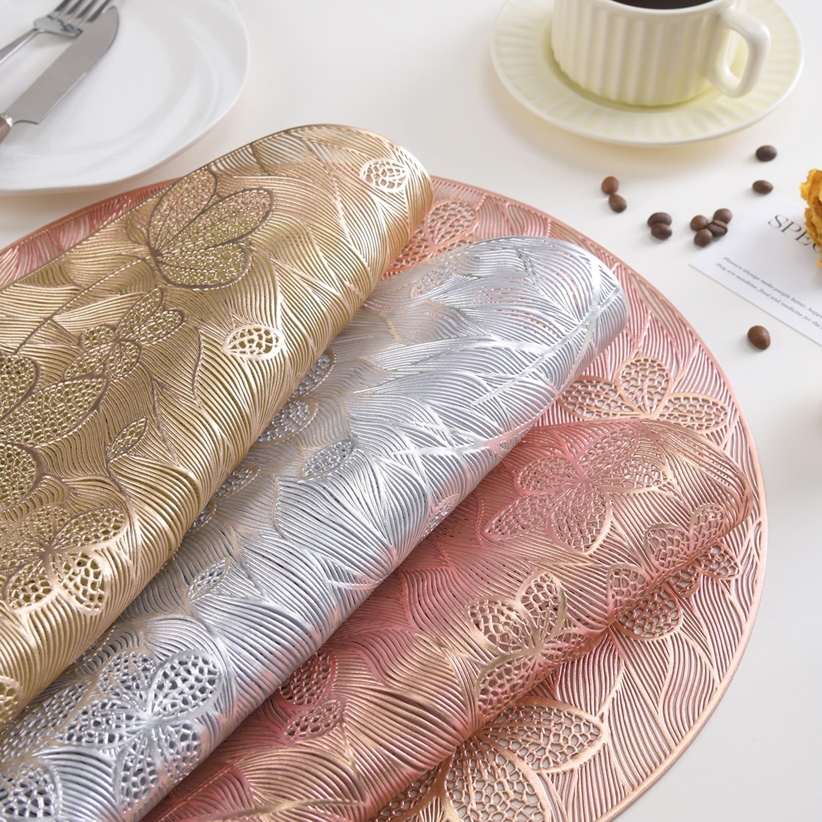 Lot de 10 sets de table en PVC doré textile - Creux - Motif fleurs et feuilles - Lavables - Pour la cuisine, la maison, le restaurant - 38 cm