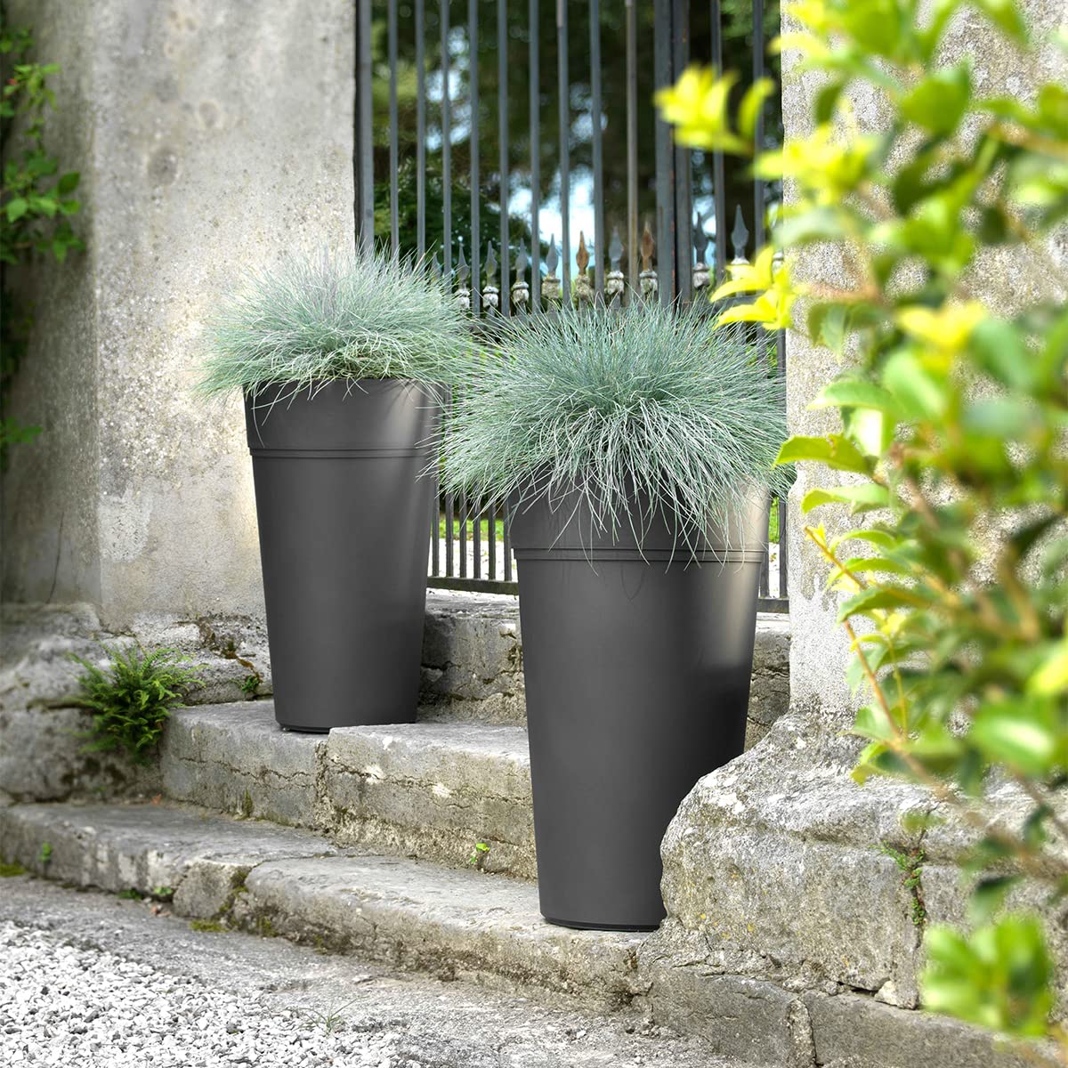 Teraplast Stem Altezza 65cm - Vaso Alto Da Esterno E Da Interno In Plastica Opaca, Colore Antracite, 100% Riciclabile Con Riserva D'Acqua. Portavaso Alto A Base Circolare.