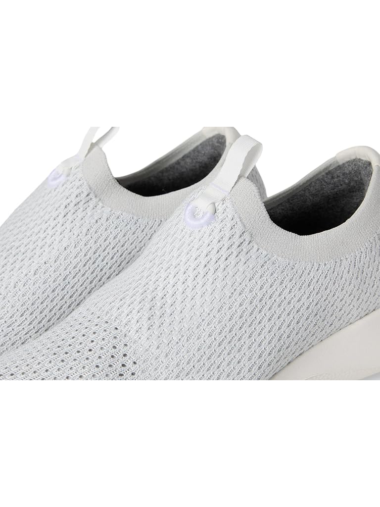 White Allbirds Tree Dasher Relay