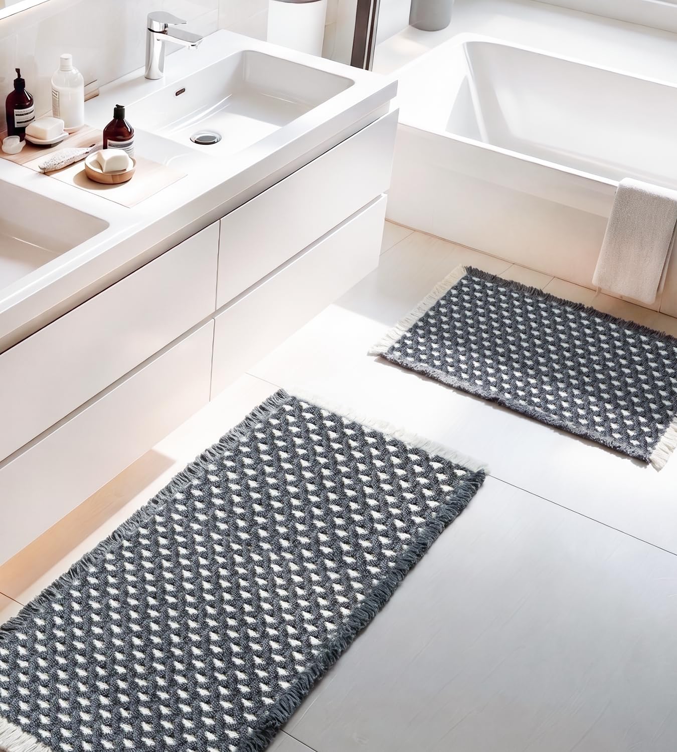 Lot de 2 tapis de bain anthracite - 50 x 80 cm - Antidérapant et lavable - Style bohème
