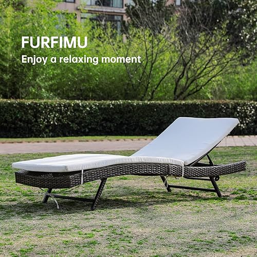 Miniatura 9 de Silla de salón de patio de ratán con respaldo ajustable y cojín beige extraíble, silla de piscina de material PE para exteriores, tumbona plegable