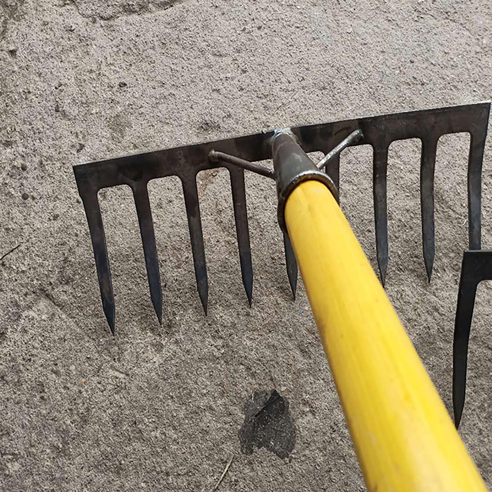 Rastrello da Giardino in Ferro a 11 Denti per Diserbo Robusto Costruzione Resistente per Lavori di Giardinaggio e Coltivazione