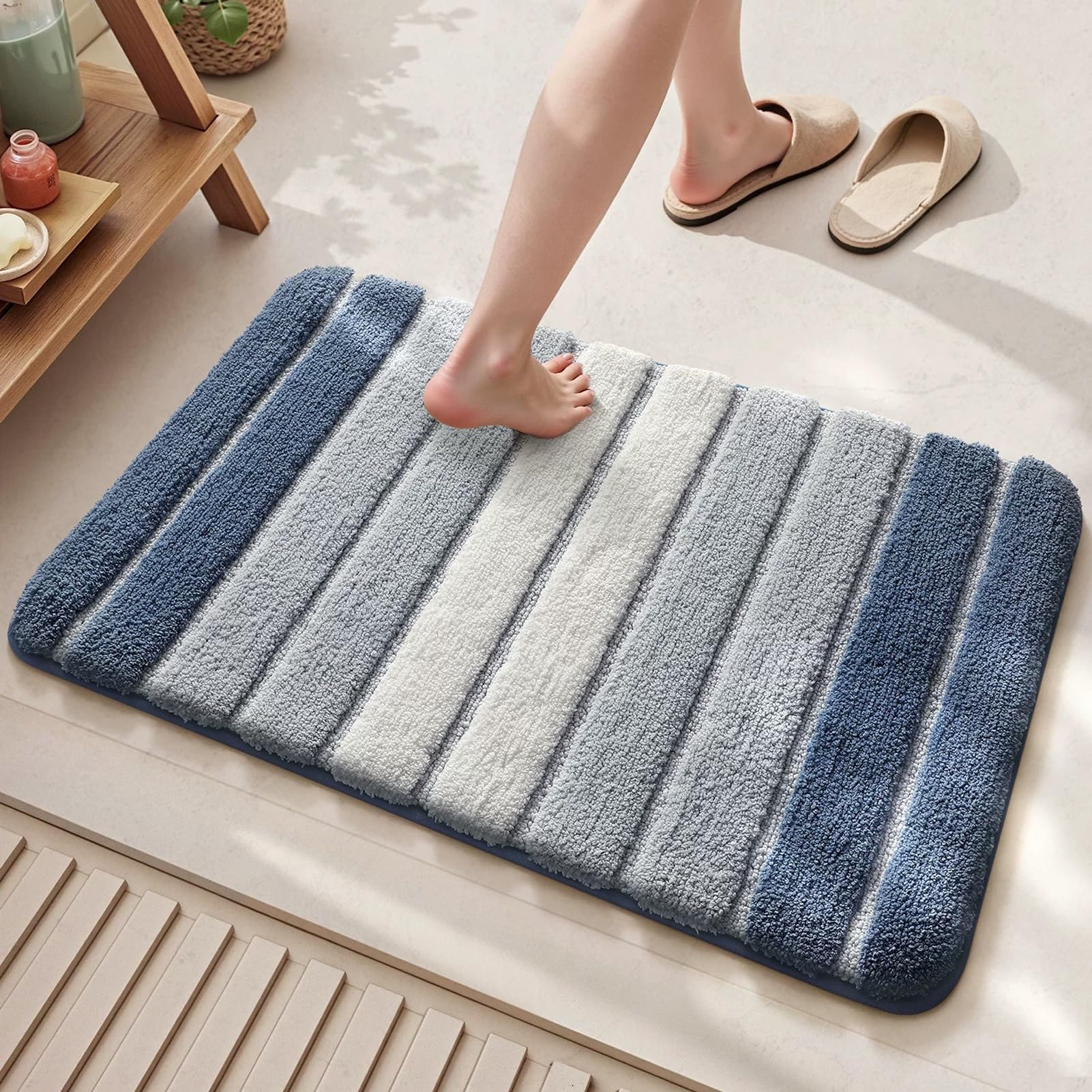 Tapis de bain bleu ultra moelleux pour un confort de douche haut de gamme en coton doux