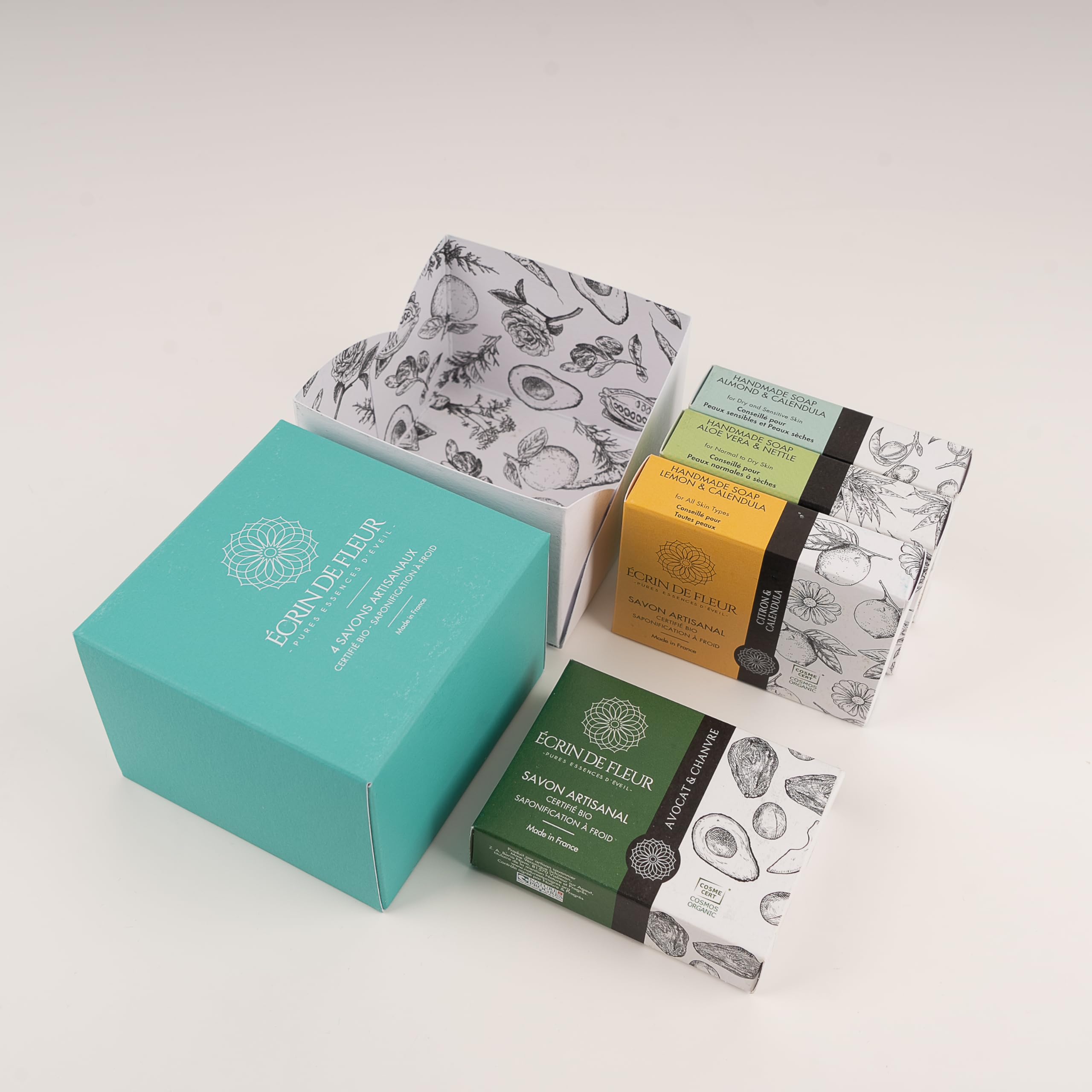 Organiczne mydło rzemieślnicze zestaw 4 szt. (Aloe Vera i pokrzywa 1 x 90 g, awokado i konopie 1 x 90 g, migdał i nagietek 1 x 90 g, cytryna i kwiat nagietka 1 x 90 g)
