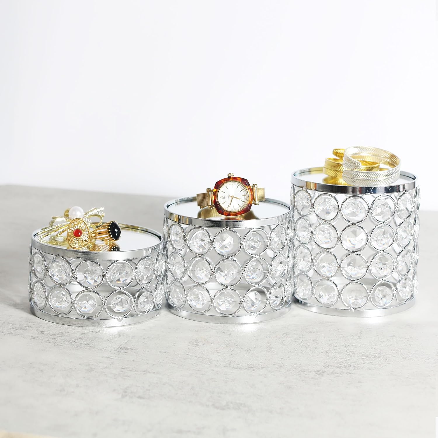 Feyarl 3 Pcs Crystal Display Stands Round Mirrored Risers Decorative Jewelry Perfume Stand Cupcake Figurine Collectible Display Holder for Vanity Table Wedding Home Décor (Silver)