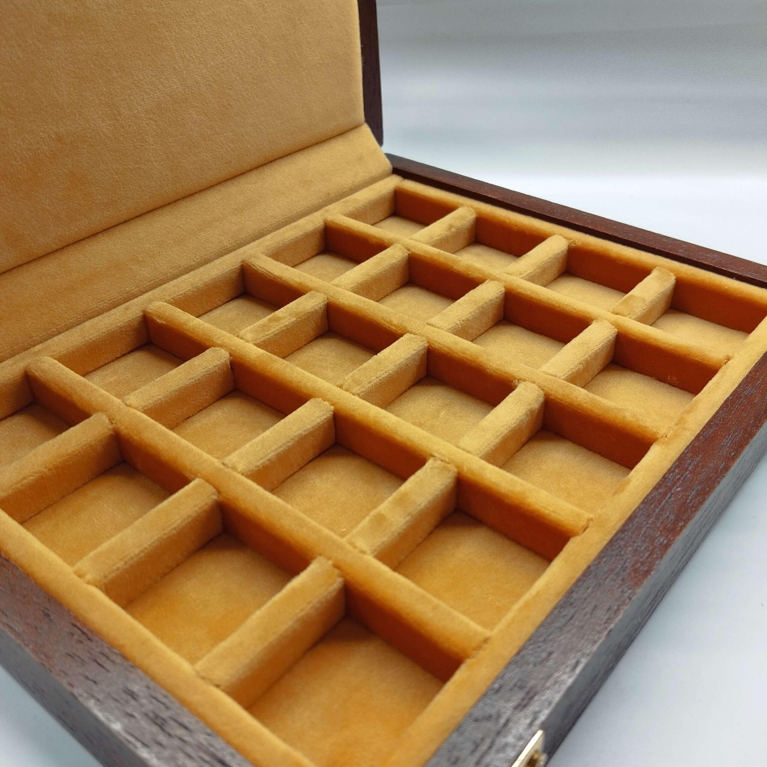 Caja para Monedas Antiguas Romanas esterlinas marengos follis Madera Maciza Artesanal 20 Compartimentos Terciopelo numerada con Certificado