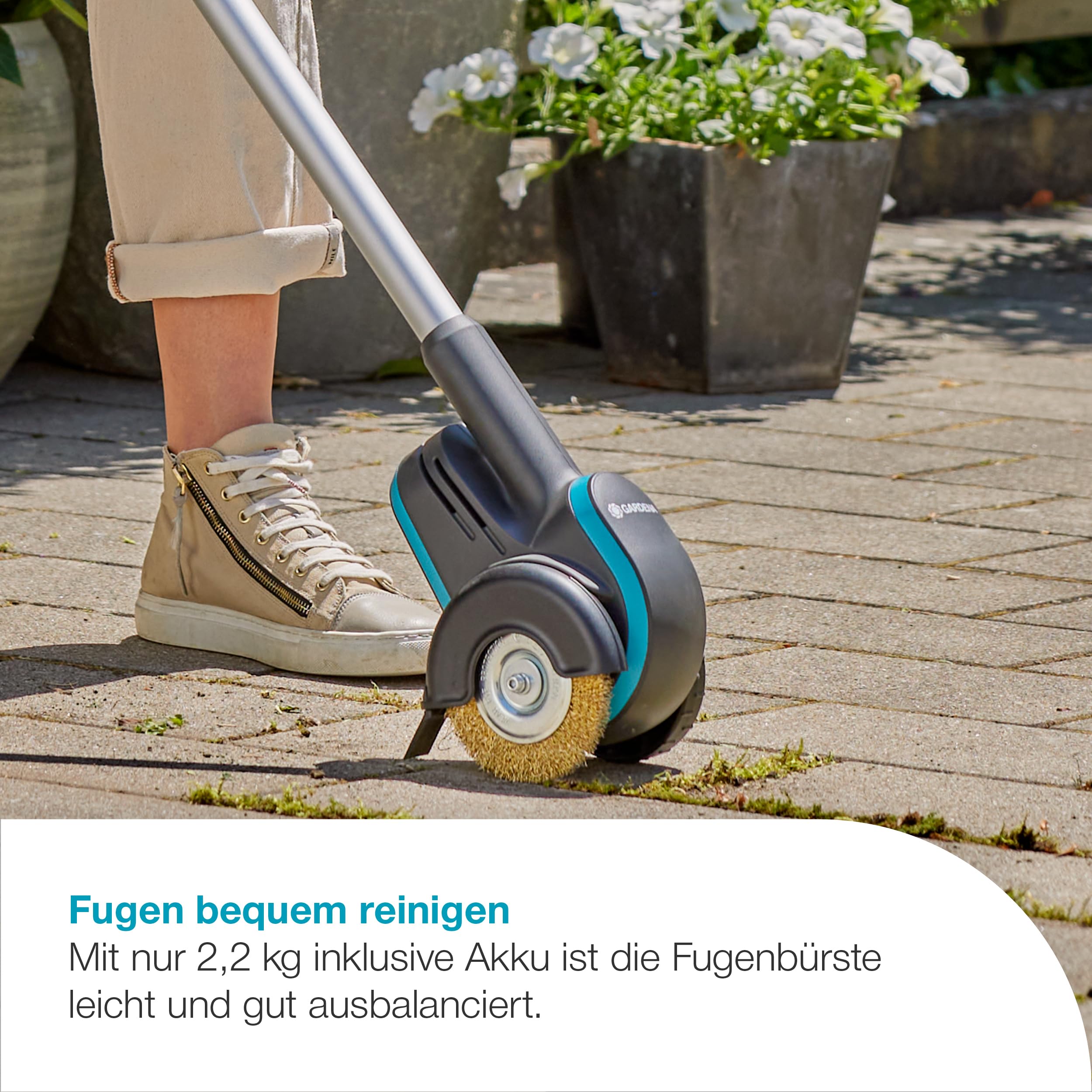 Gardena Akku-Fugenreiniger EasyWeed 1800/18V P4A solo: Fugen- & Unkrautentferner, Leicht & handlich, Stahldrahtbürste, Spritzschutz, Kabellos (14820-55)