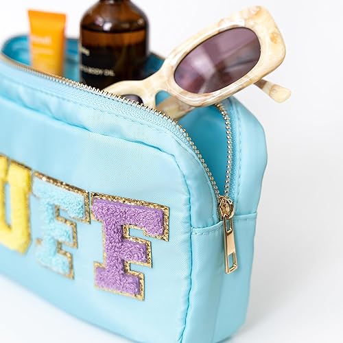 Miniatura 8 de Fablinks Bolsa de cosméticos de nylon rosa con parches de letras de chenilla